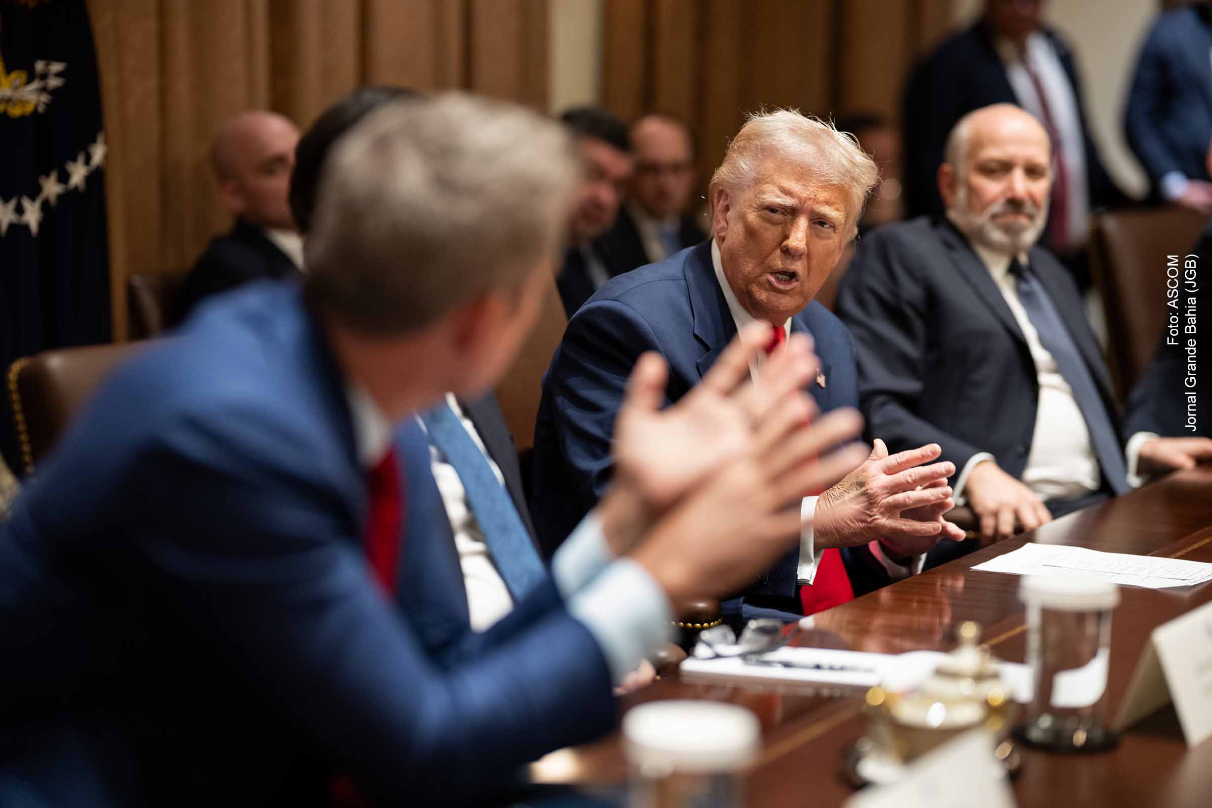 As recentes mudanças na política externa dos Estados Unidos, lideradas pelo presidente Donald Trump, podem desencadear uma nova era de proliferação nuclear entre seus antigos aliados. A fragilidade do regime de não proliferação e o risco crescente de crises internacionais impõem um debate urgente sobre a segurança global.