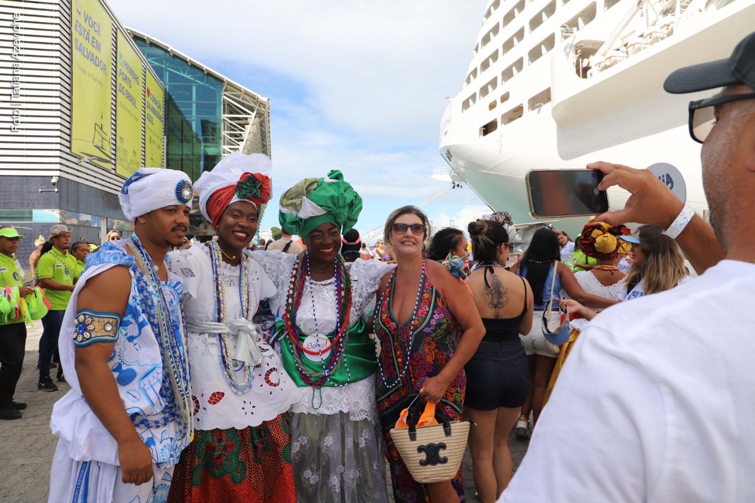 Cruzeiros trazem quase oito mil turistas para o último dia do Carnaval 2025 da Bahia