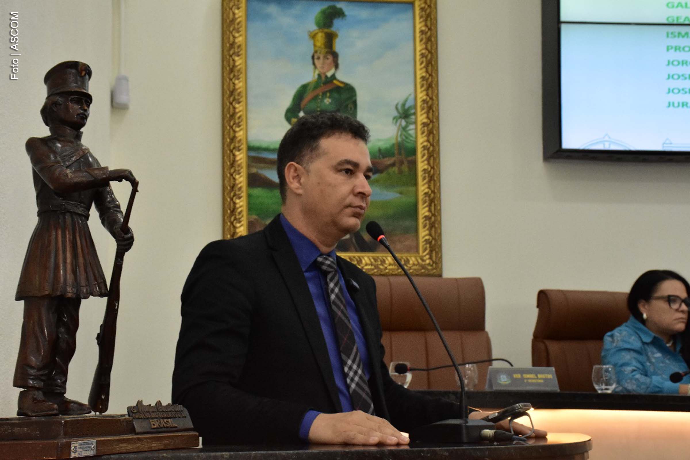 Parlamentares cobram providências após incidente envolvendo Marcos Lima durante fiscalização de quadra no Jardim Cruzeiro.