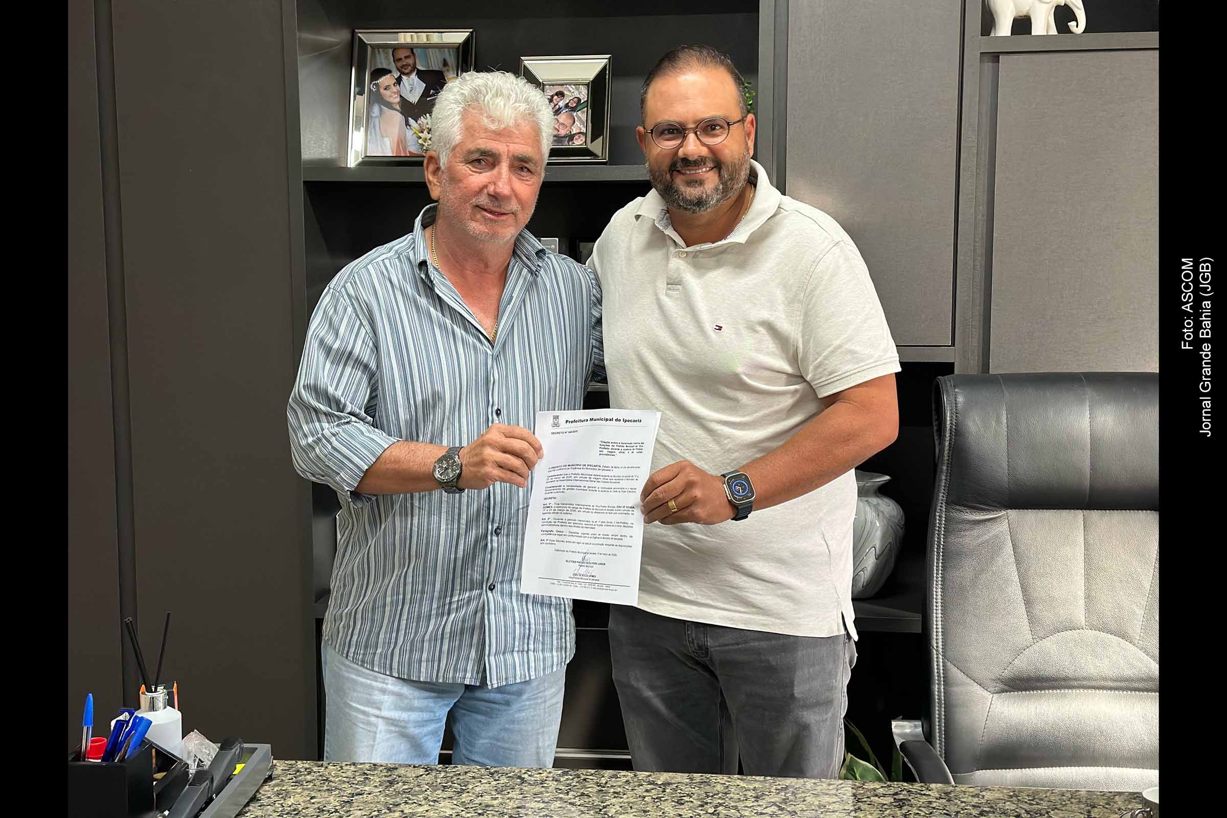 O vice-prefeito Edeú Gomes assume interinamente a Prefeitura de Ipecaetá até o dia 23 de março, enquanto o prefeito Junior Piaggio representa o município em uma missão internacional em Bruxelas. A participação na Assembleia Geral das Cidades Educadoras é considerada estratégica e ocorre sem custos para os cofres públicos. Ipecaetá se destaca como a única cidade baiana com o título de Cidade Educadora.