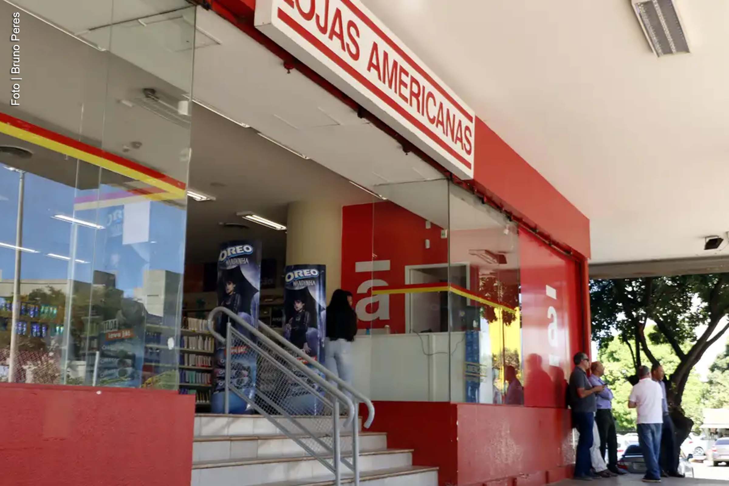 Acusação aponta prejuízo de R$ 25 bilhões e manipulação contábil para inflar ações da empresa.