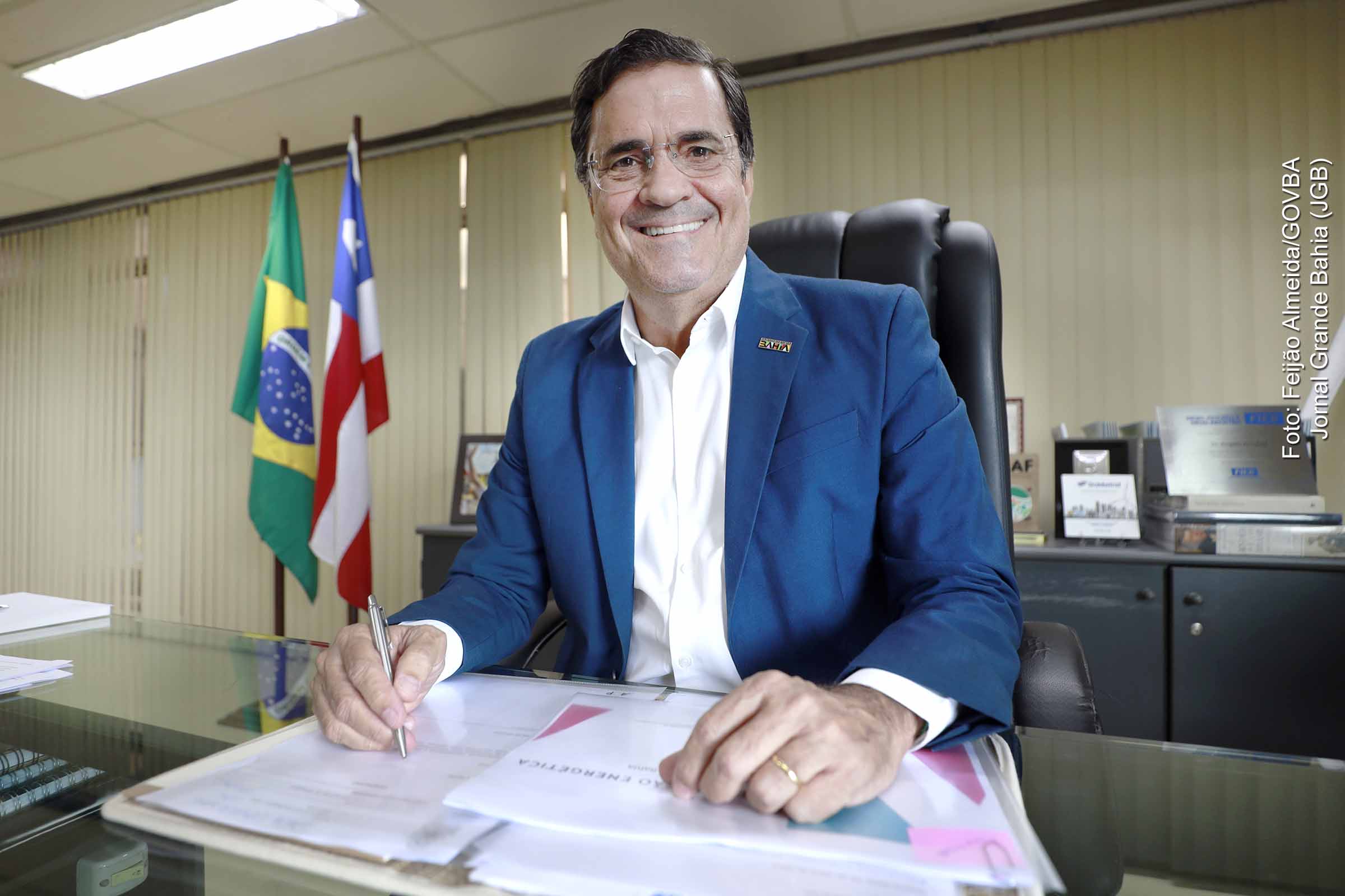 Projeto de Lei que garante acompanhante a mulheres em consultas e exames é aprovado por unanimidade na ALBA; Iniciativa é de Angelo Almeida