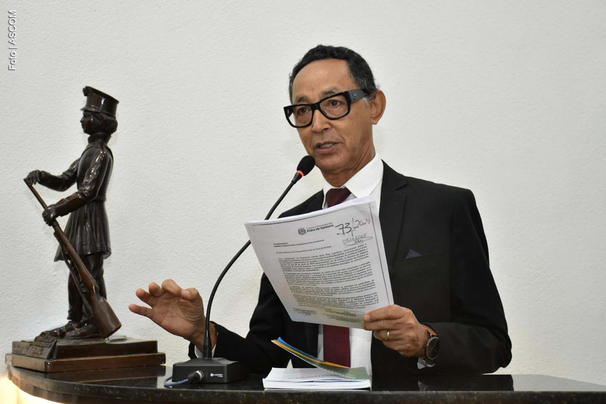 Moradores do Tomba, Jardim Acácia e Conjunto Fraternidade apresentam reivindicações por pavimentação e limpeza de canal por meio do vereador Edvaldo Lima.