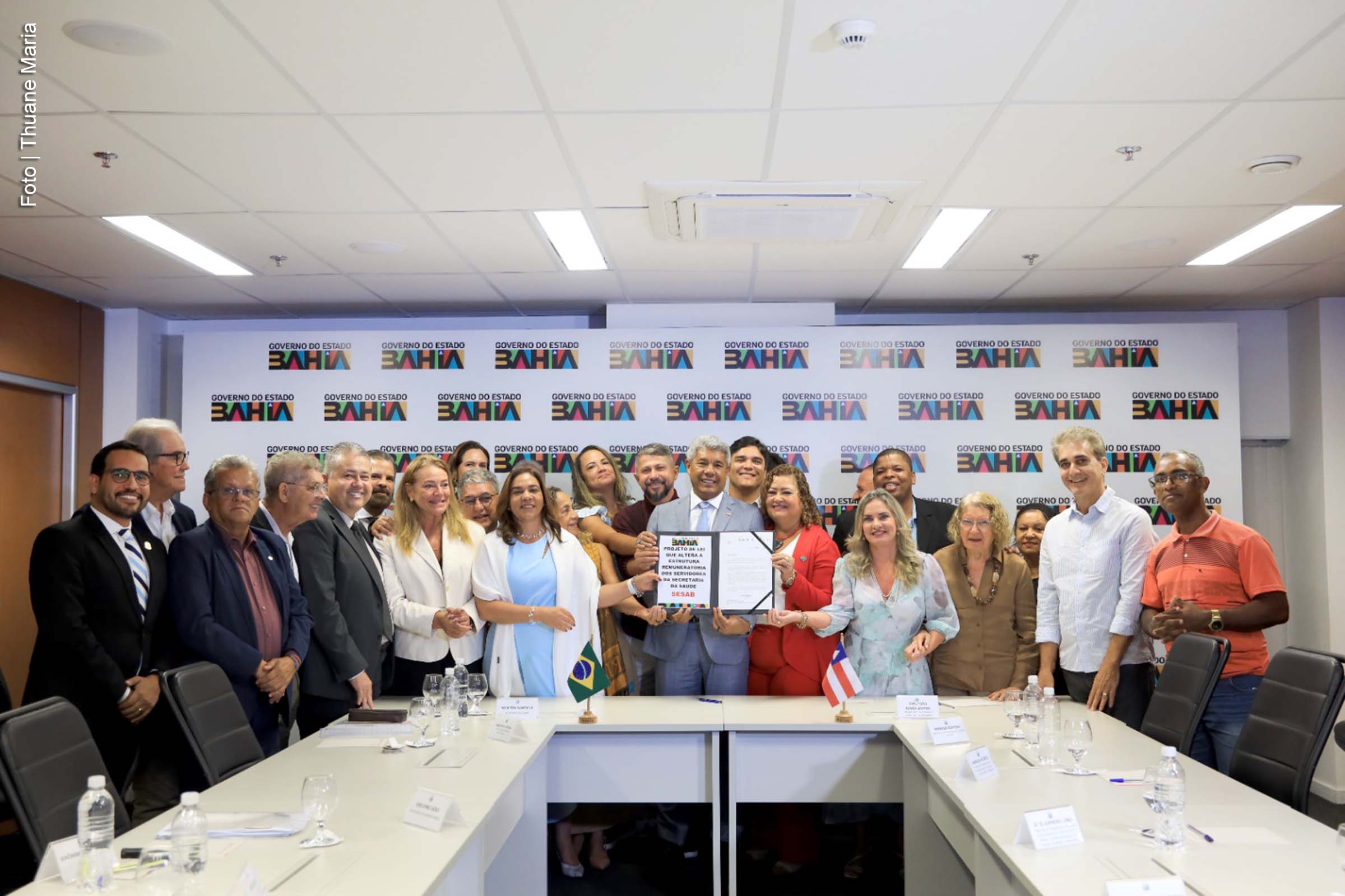 Projeto de lei enviado à Assembleia Legislativa abrange servidores ativos, aposentados e pensionistas da rede estadual.