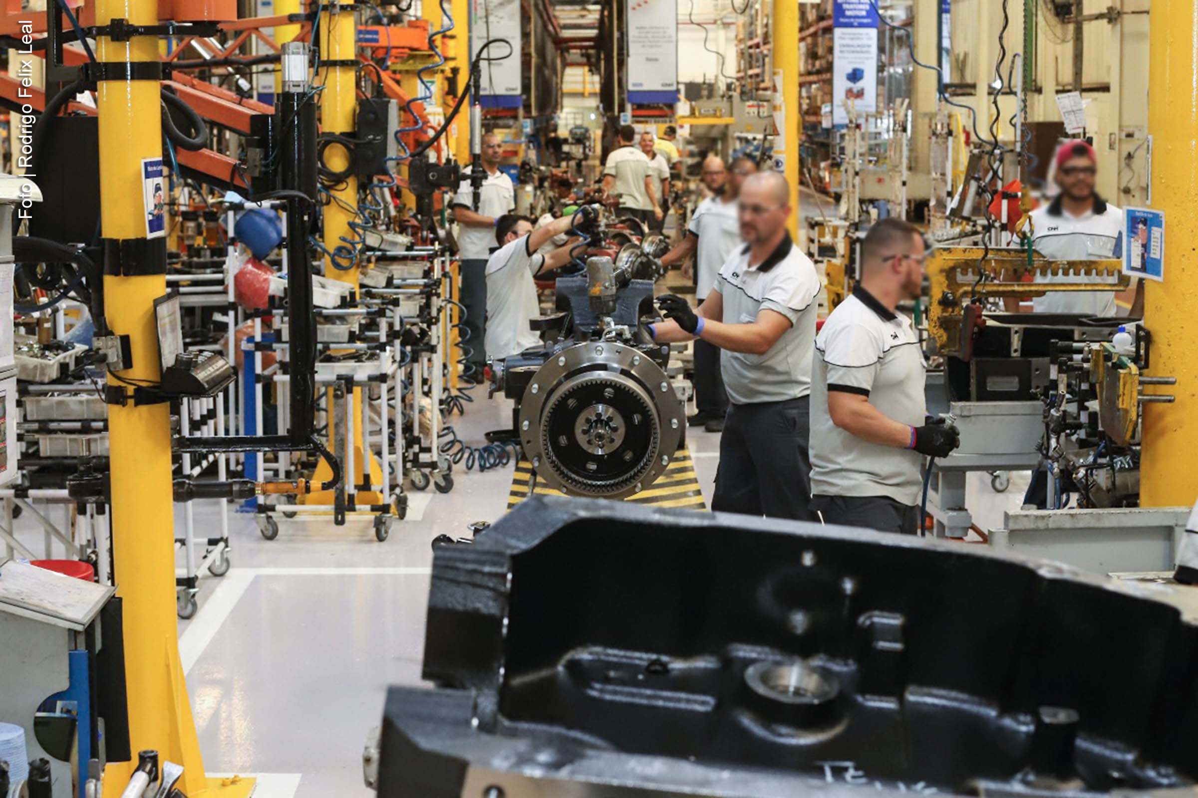 O Índice de Confiança do Empresário Industrial (ICEI) Setorial, divulgado pela CNI, revela queda generalizada na confiança da indústria em abril de 2025.