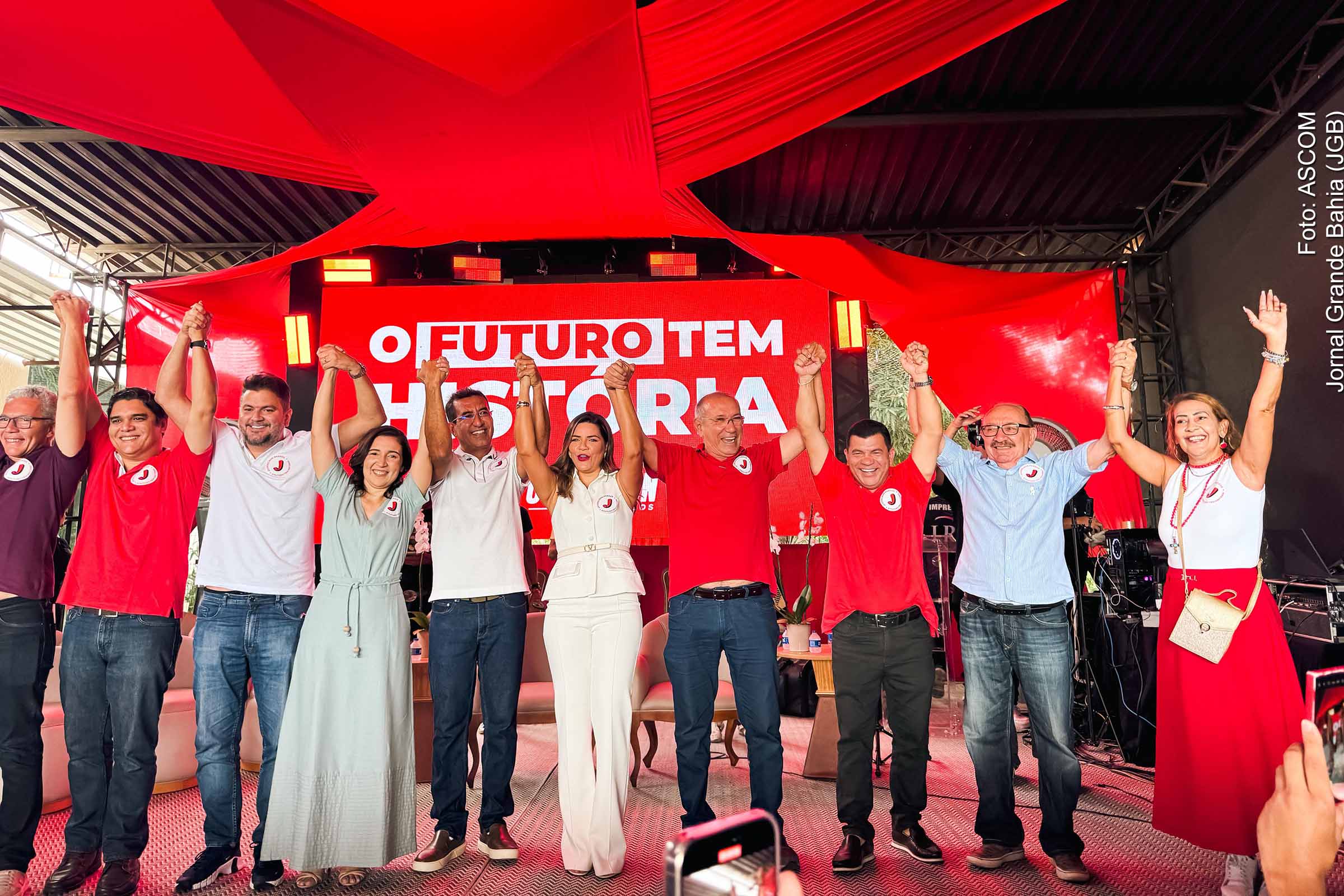 O encontro promovido por Juvenilson Passos em Juazeiro, neste sábado (05/04/2025), consolidou sua força política na região norte da Bahia. Reunindo lideranças de diversos municípios, parlamentares e apoiadores, o evento evidenciou articulações voltadas à construção de alianças para os próximos ciclos eleitorais. O discurso centrado em responsabilidade e compromisso social foi reforçado pela presença de nomes de peso do campo político estadual.