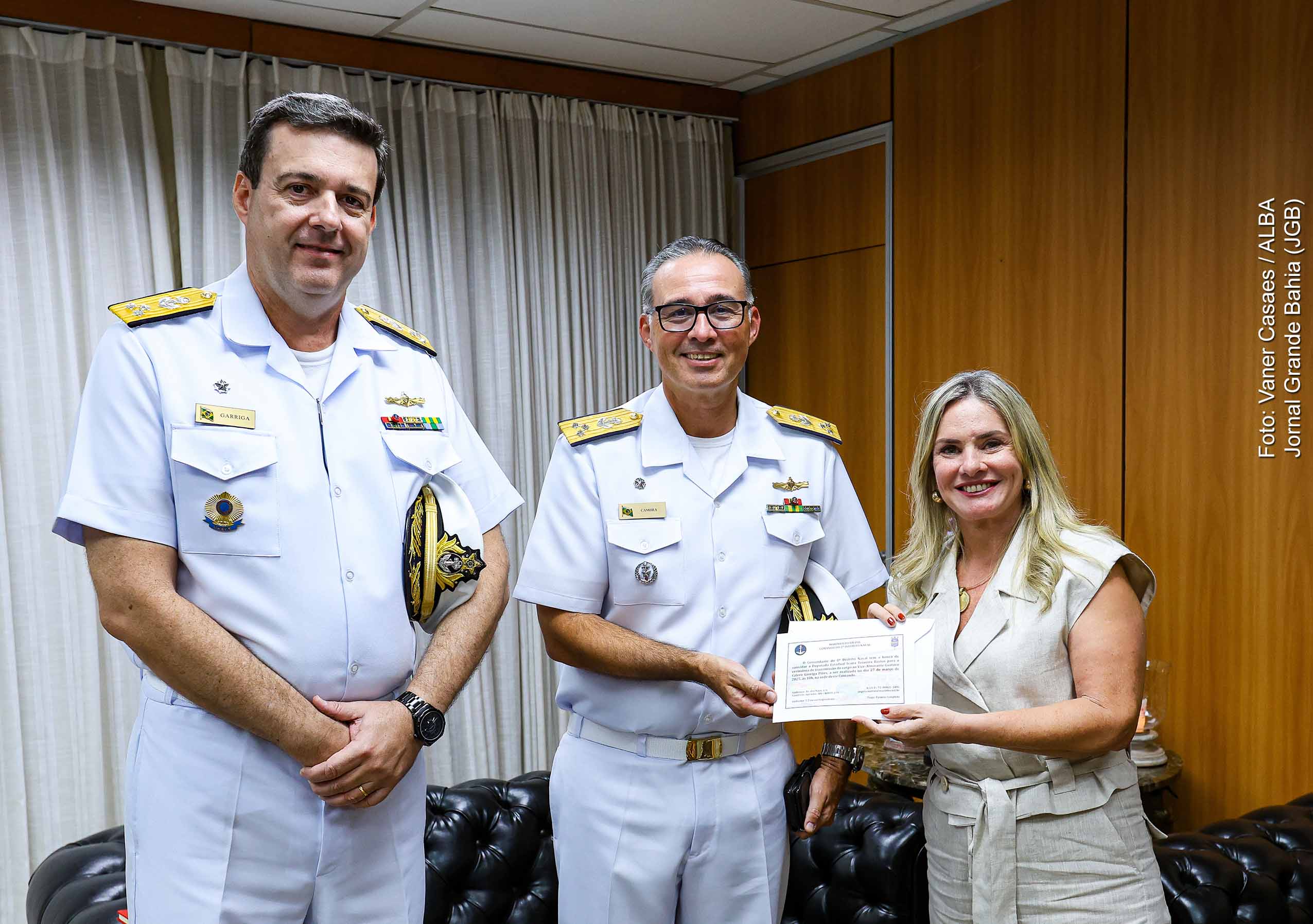 No dia 27 de março de 2025, o Vice-Almirante Gustavo Calero Garriga Pires assumiu o comando do 2º Distrito Naval, um dos mais estratégicos da Marinha do Brasil. Natural do Rio de Janeiro, Garriga é reconhecido por sua atuação diplomática e vasta experiência em cargos operacionais e administrativos. Entre suas conquistas, destaca-se a criação do Curso de Extensão em Economia do Mar. A nomeação reforça a importância da região para a defesa e soberania marítima nacional.