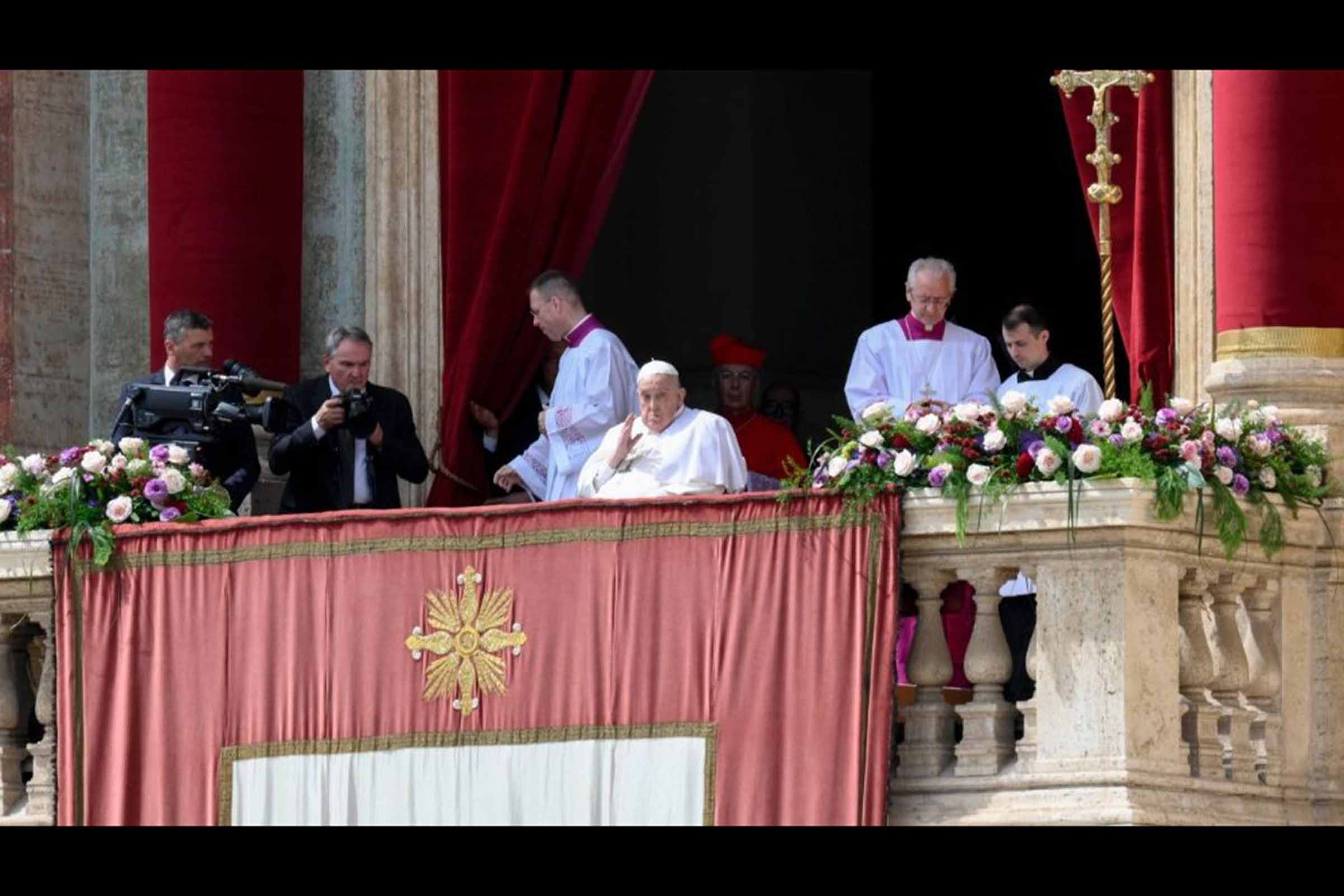 Papa Francisco convoca à paz e ao desarmamento na Mensagem Urbi et Orbi de Páscoa