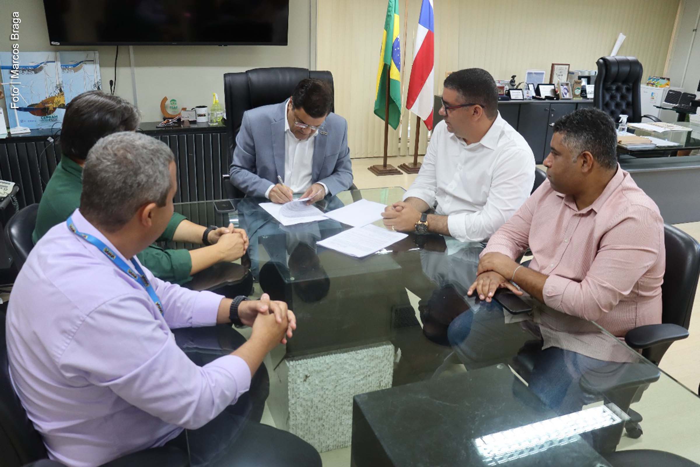 Acordo prevê investimento de R$ 1,2 milhão e criação de até 150 empregos no município.