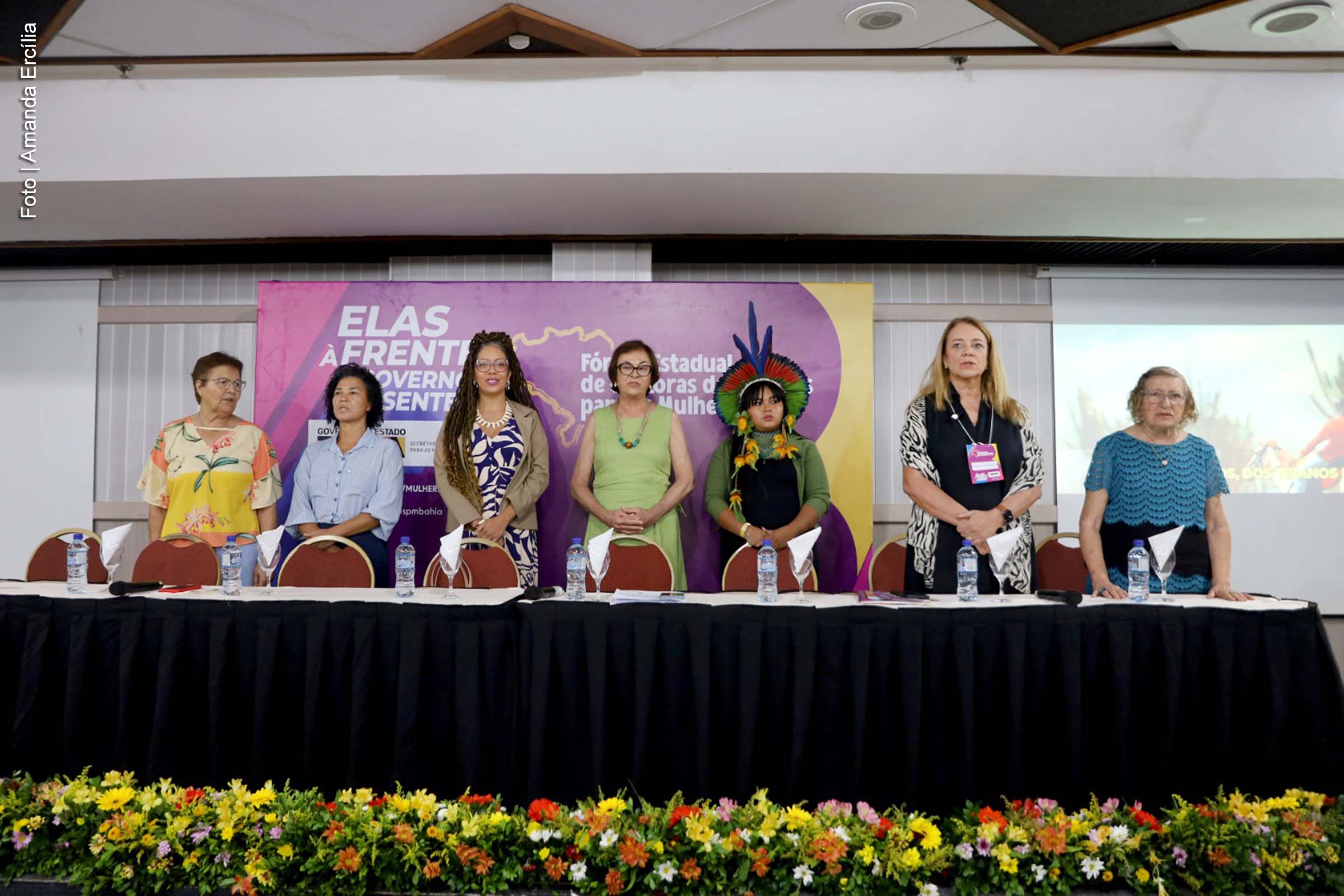 Evento reúne representantes municipais e estaduais para fortalecer políticas públicas para mulheres na Bahia.