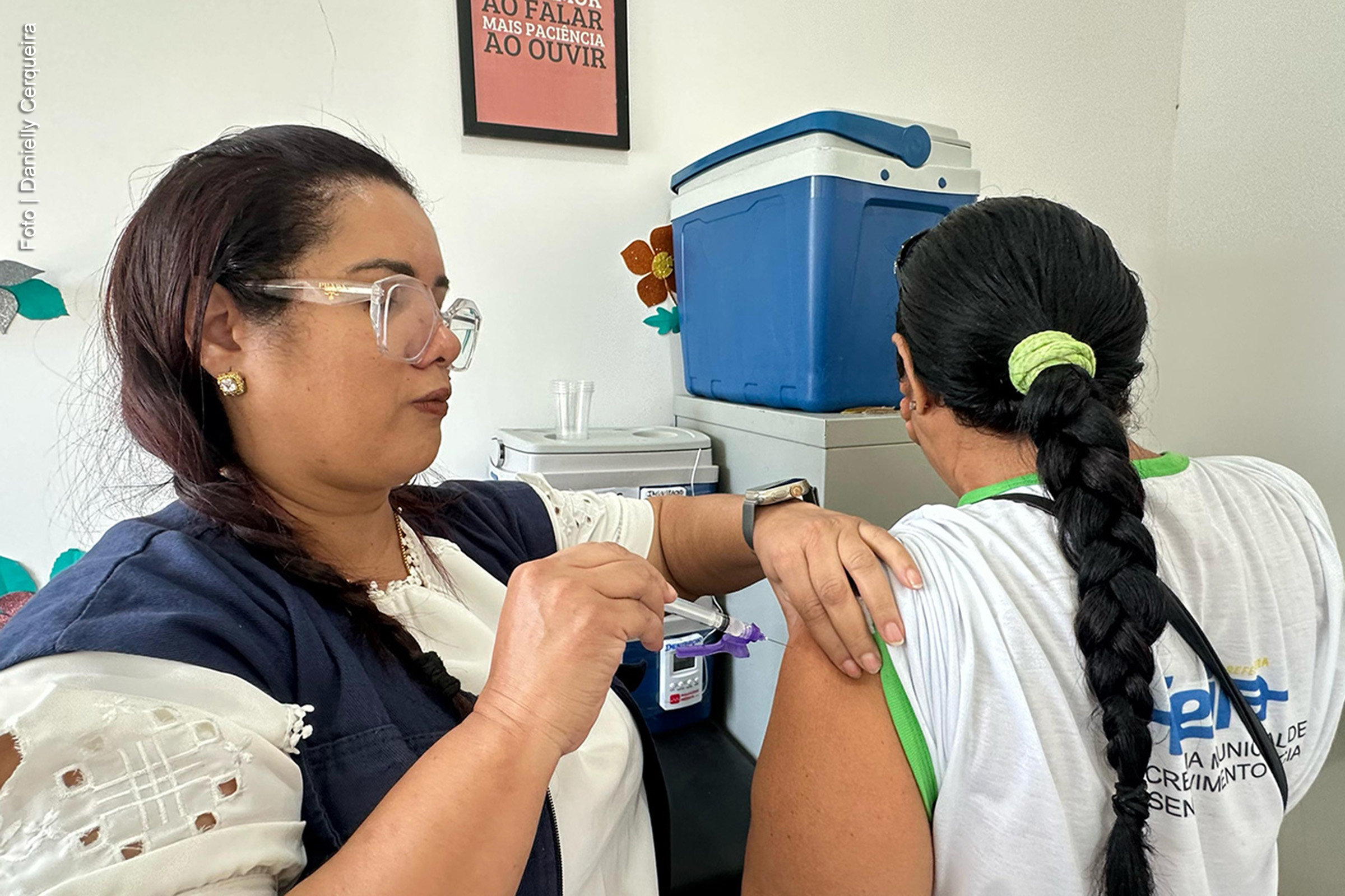 Imunização foi direcionada ao público idoso e integra a campanha nacional de vacinação contra a gripe.