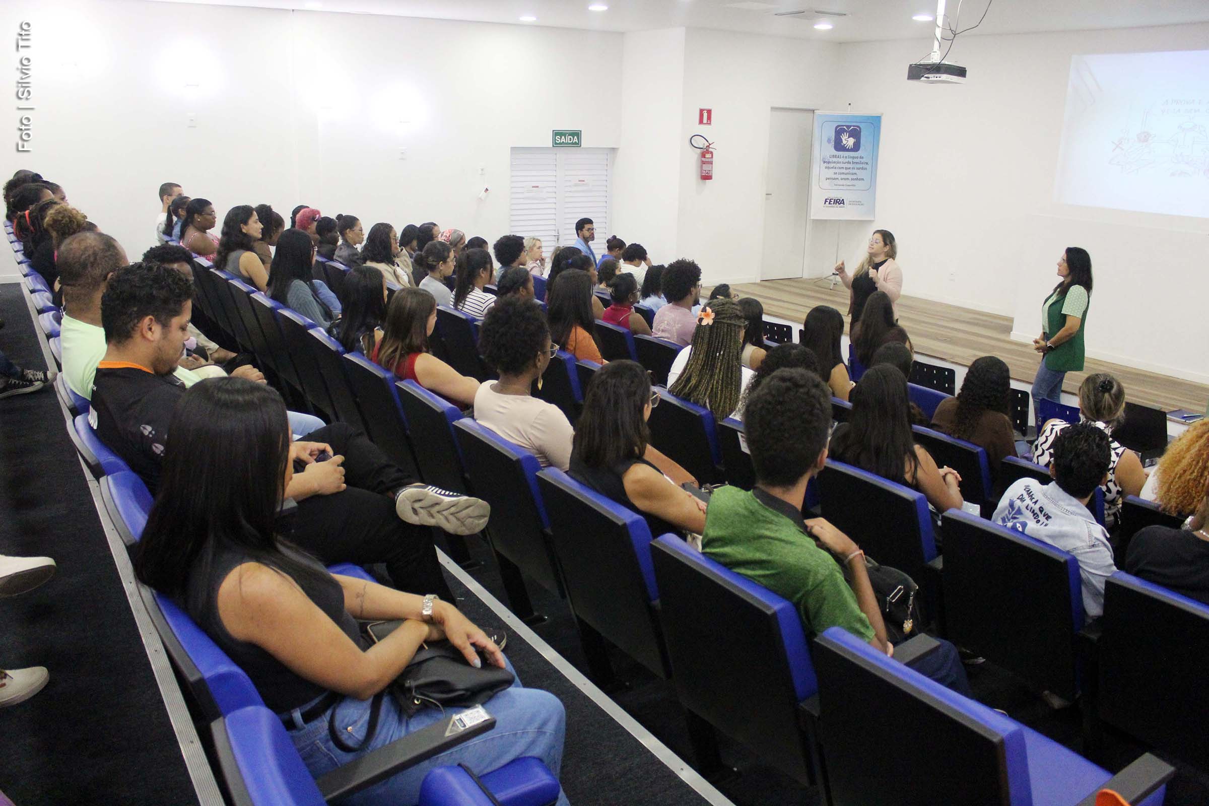 Capacitação reúne mais de 100 profissionais da rede municipal.