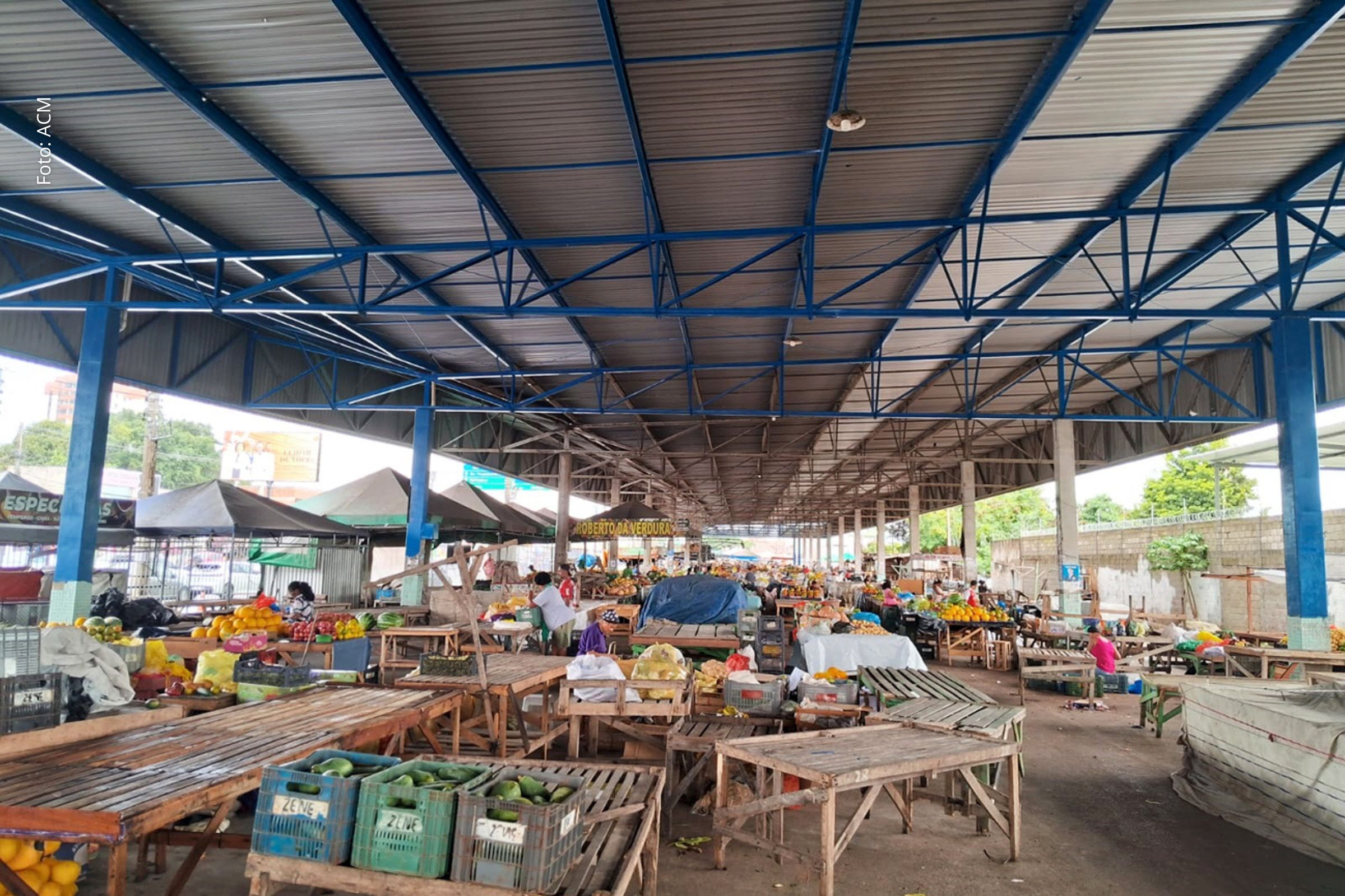 Obras ocorrem de segunda a quinta-feira para minimizar impactos no comércio.