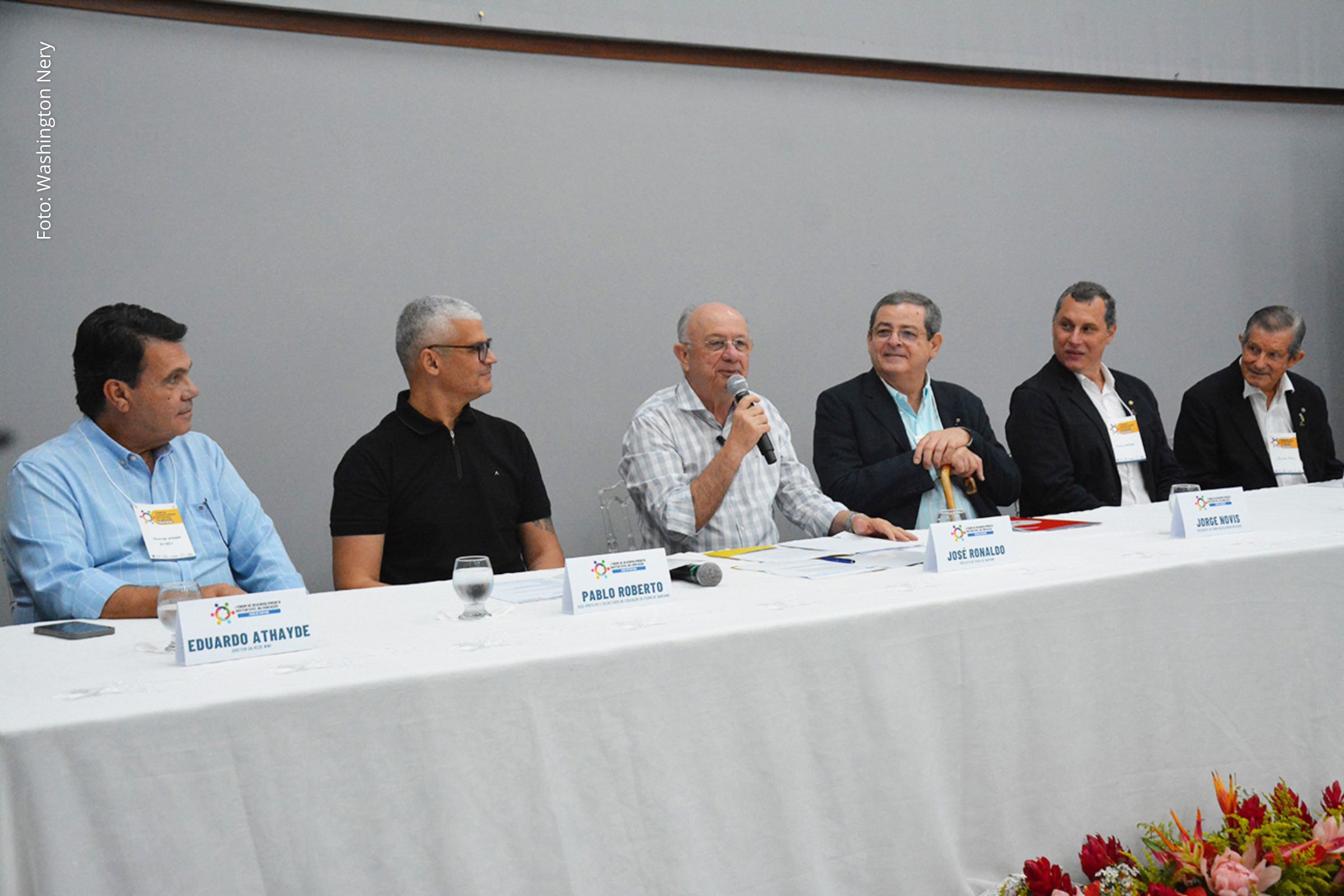 Na abertura, o prefeito José Ronaldo de Carvalho destacou a importância do investimento na educação.