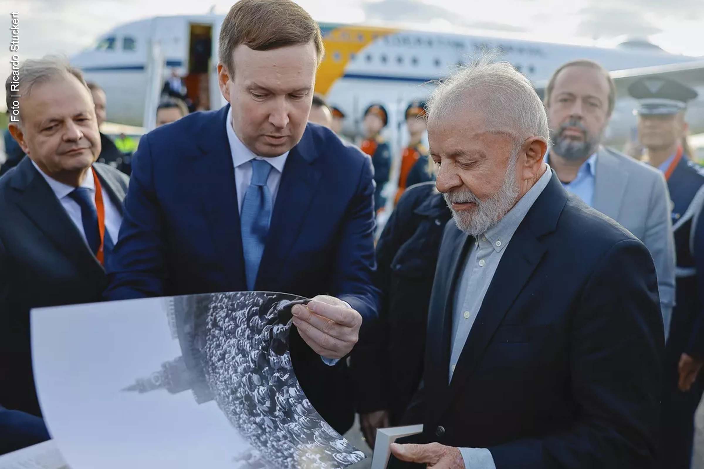 Presidente brasileiro desembarcou na capital russa para evento que marca 80 anos do fim da Segunda Guerra Mundial.