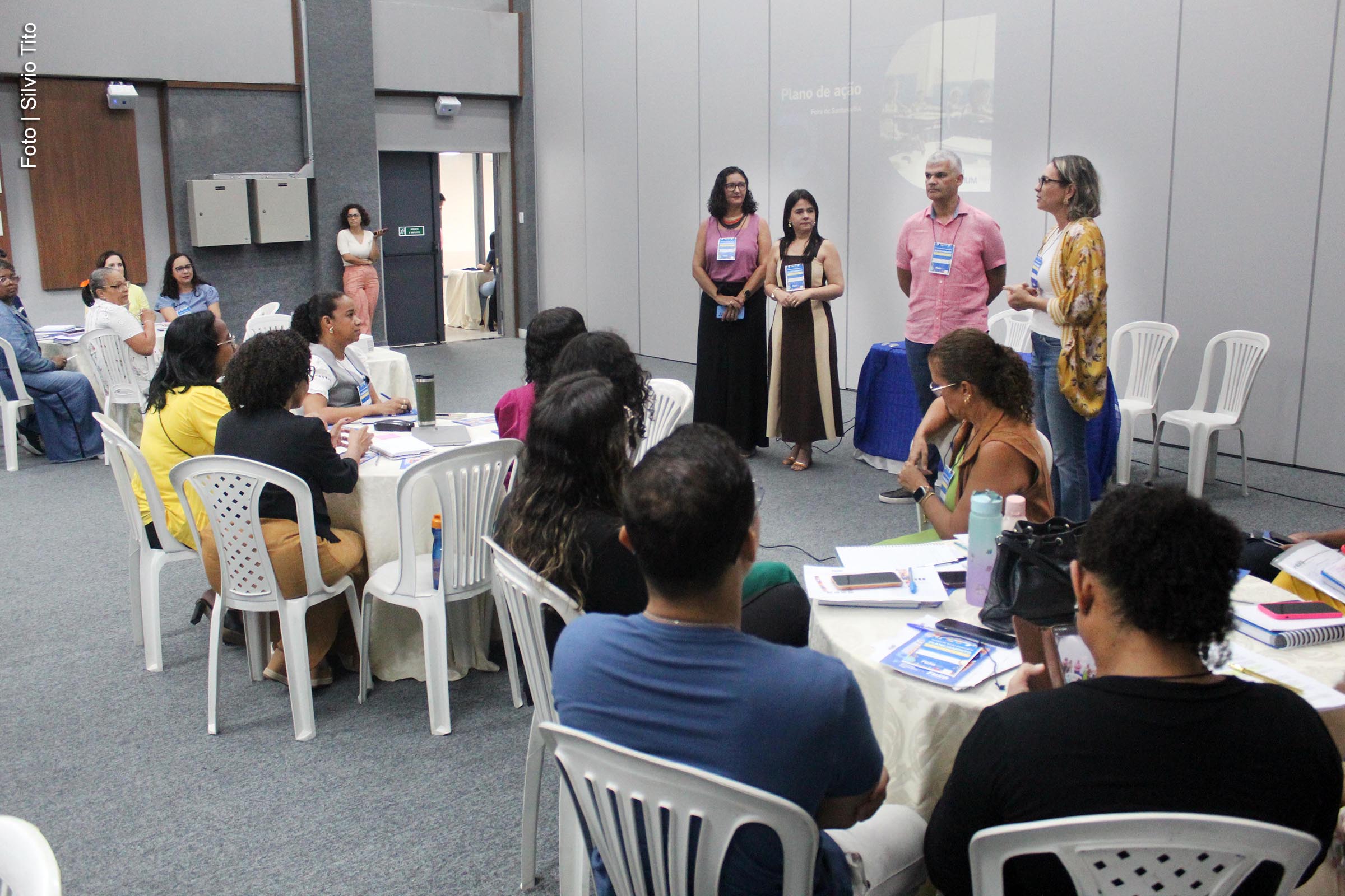 Encontro discutiu estratégias para a melhoria da qualidade do ensino e alinhamento entre os setores da Secretaria Municipal de Educação.