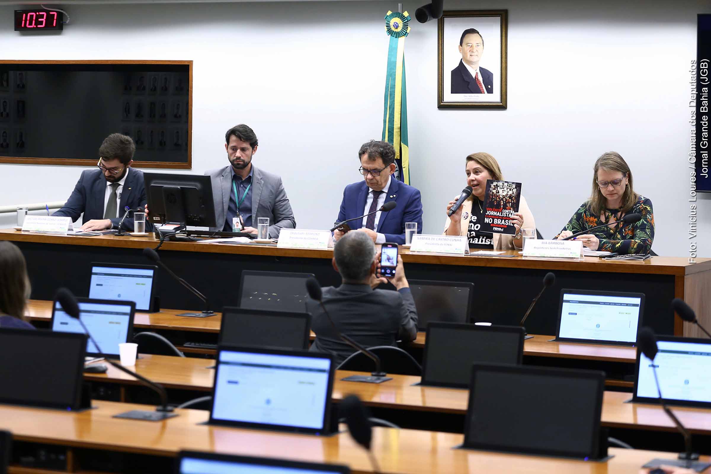 Liberdade de Imprensa ameaçada: Relatório da FENAJ expõe uso do Judiciário para perseguir jornalistas no Brasil