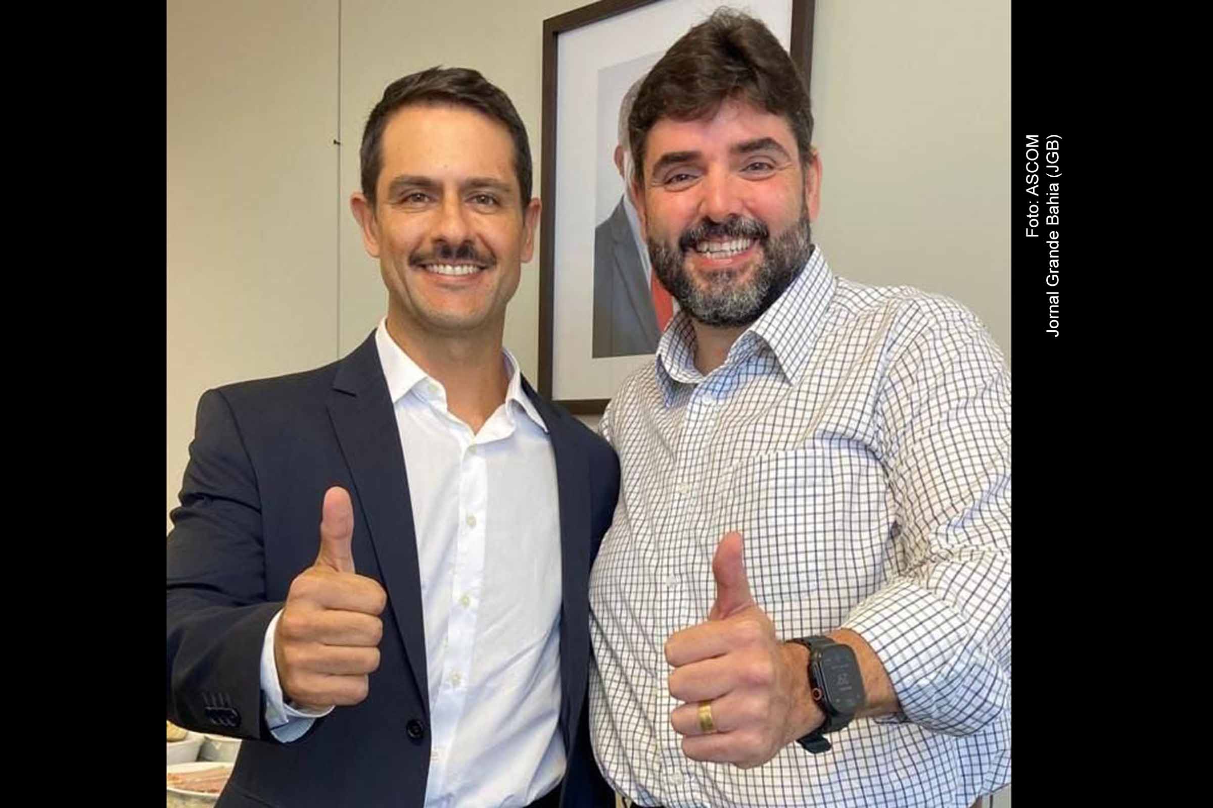 O vereador João Cláudio Bacelar (Podemos) propôs à Câmara Municipal de Salvador a concessão do título de cidadão soteropolitano a Adolpho Loyola, atual secretário de Relações Institucionais do Estado. A homenagem reconhece sua trajetória pública e sua atuação estratégica na articulação entre o governo estadual, os municípios e o Legislativo. A sessão solene ainda terá data definida.