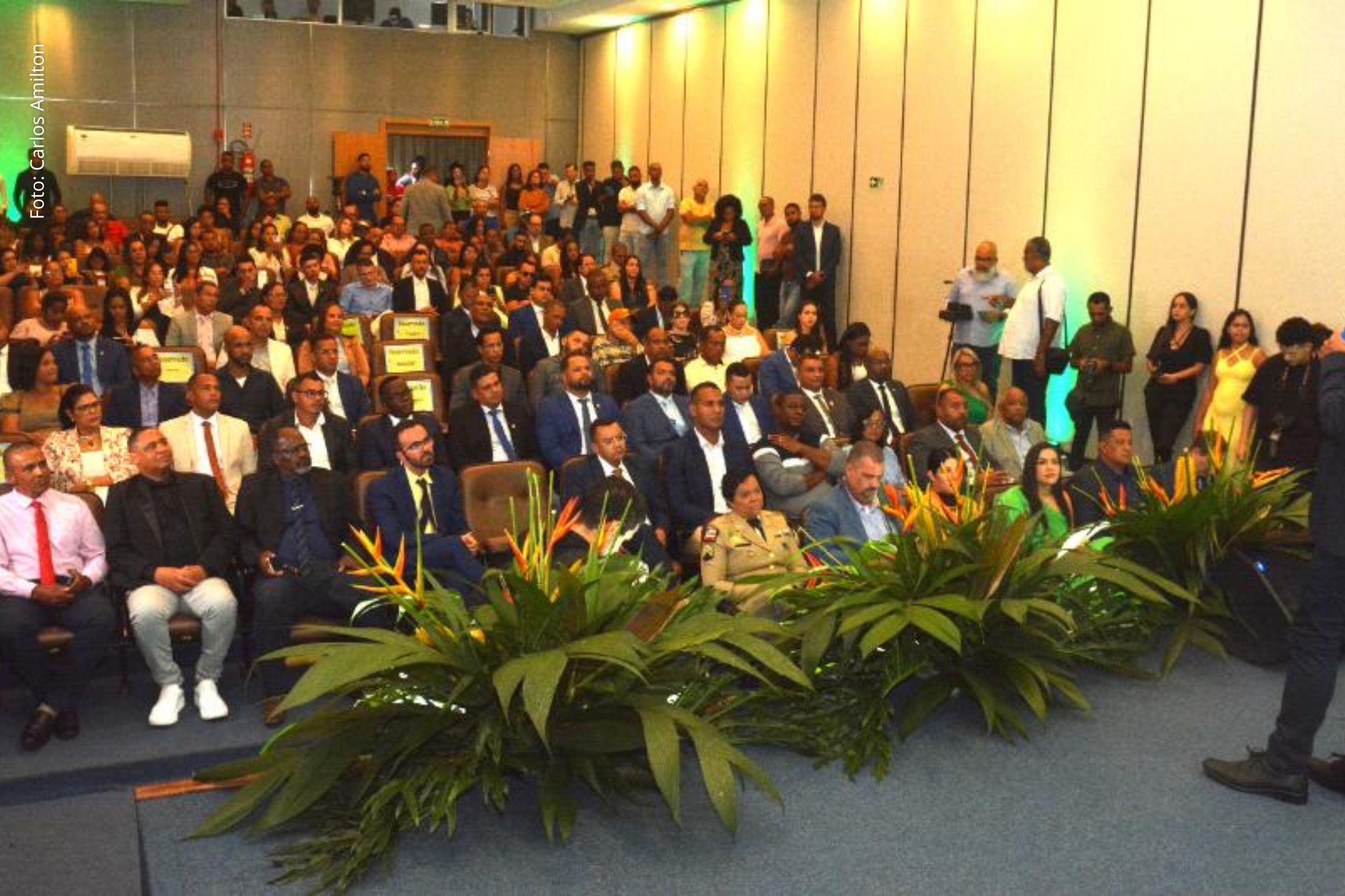 Cerimônia realizada pela Associação dos Ex-deputados da Bahia homenageia atuação social e trabalho no Hospital Eunice Rocha.