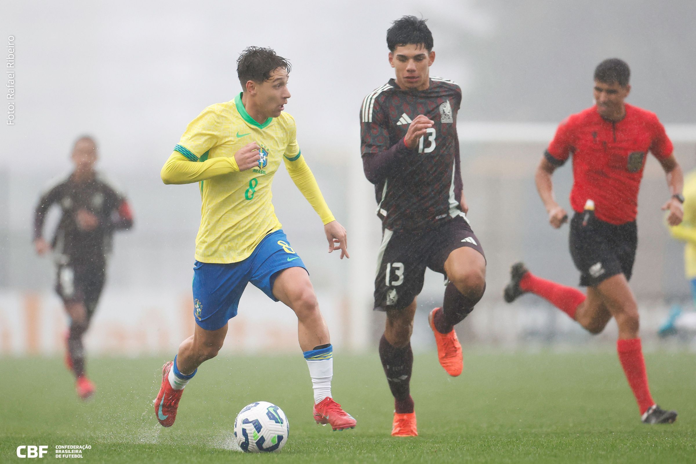 Partida ocorreu na terça-feira (24/06/2025), na Granja Comary, e integra preparação para a Copa do Mundo da categoria.