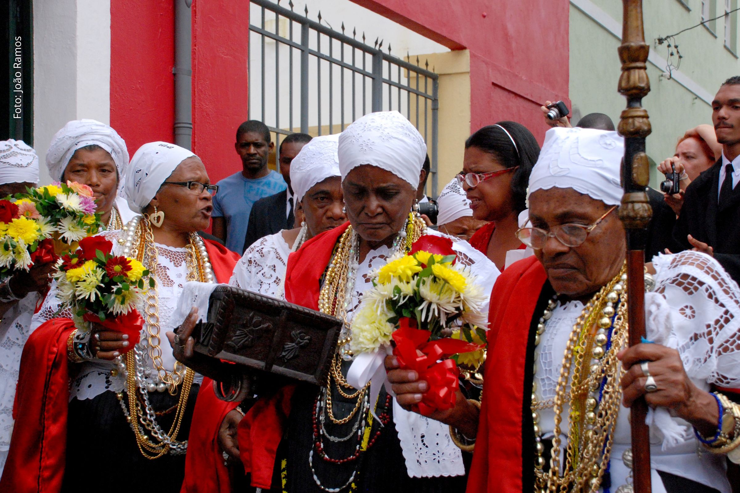 Celebração em Cachoeira movimenta economia local e preserva patrimônio imaterial do estado.