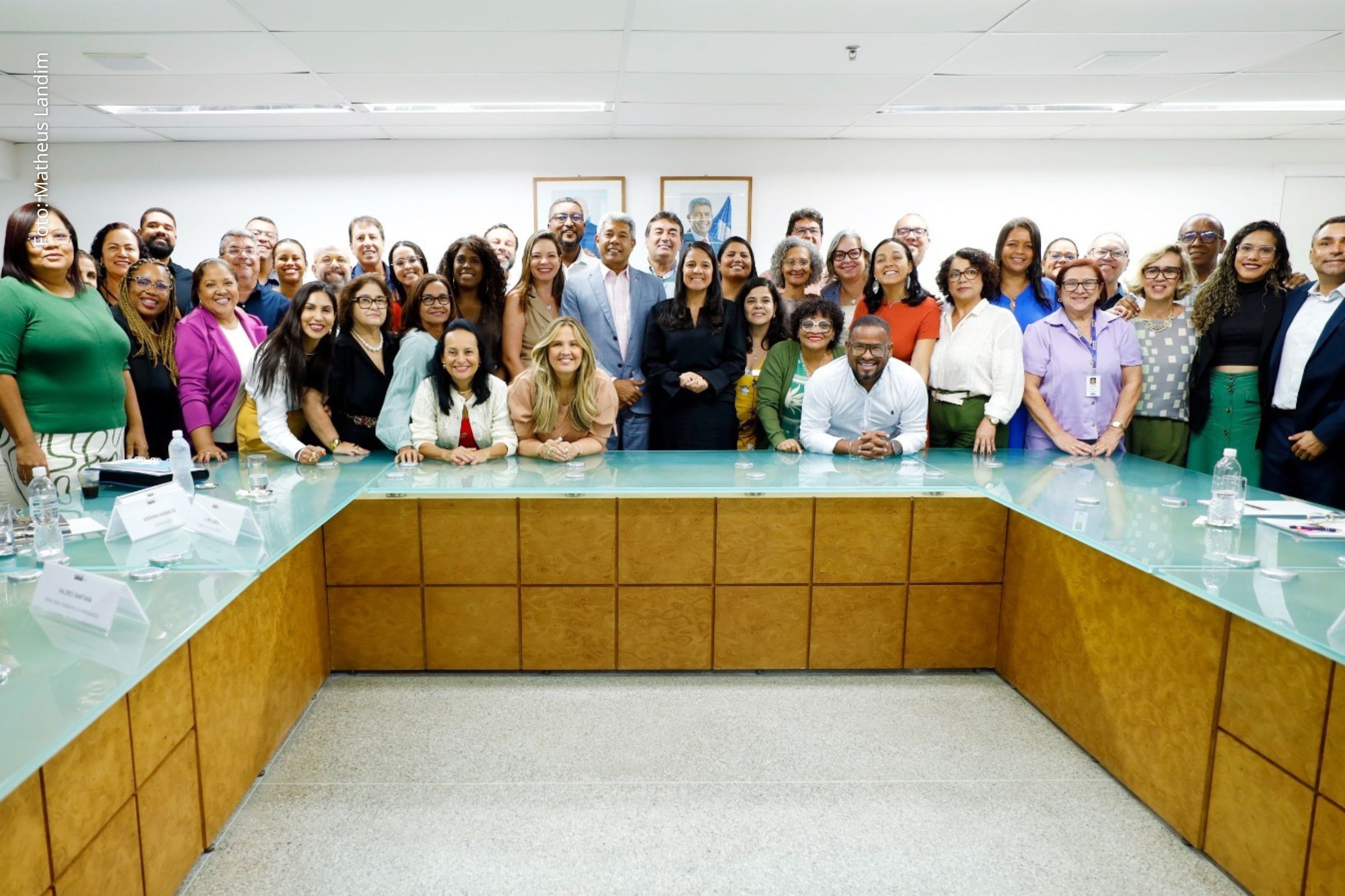 Encontro reúne o governador Jerônimo, a secretária de Educação, Rowenna Brito, e gestores dos 27 Núcleos Territoriais de Educação (NTE).