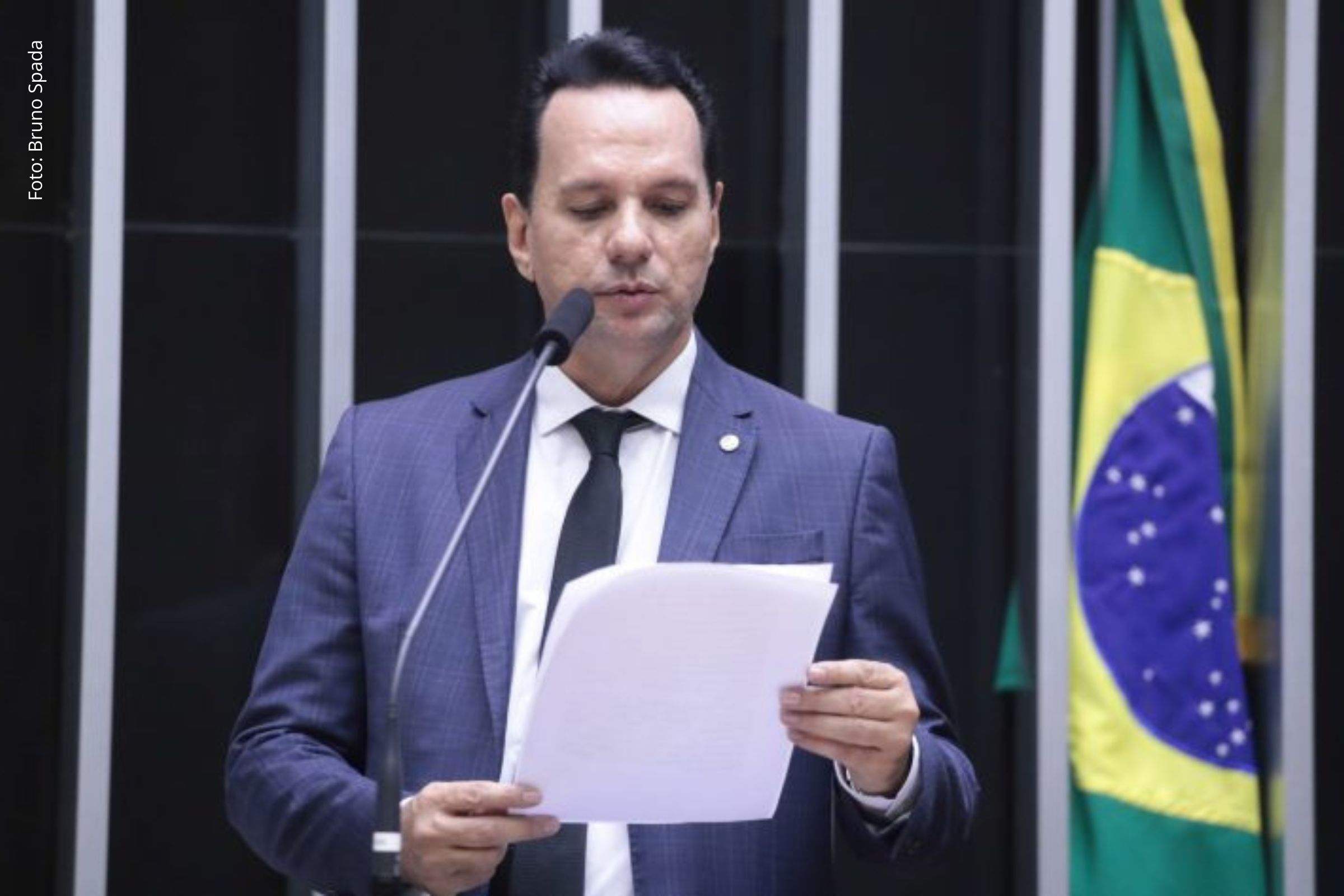 Medida visa aumentar transparência de empresas limitadas com receitas e ativos elevados.