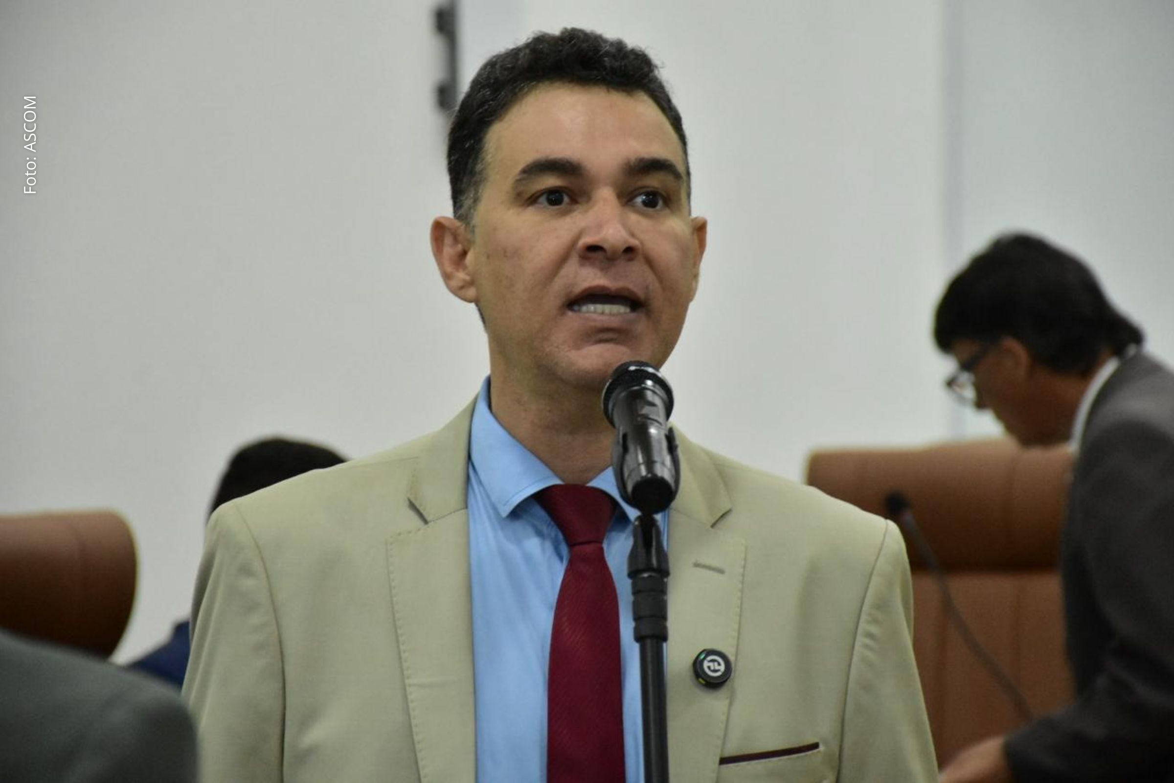 Empresa é alvo de críticas na Câmara Municipal por não cumprir legislação aprovada em 2016.