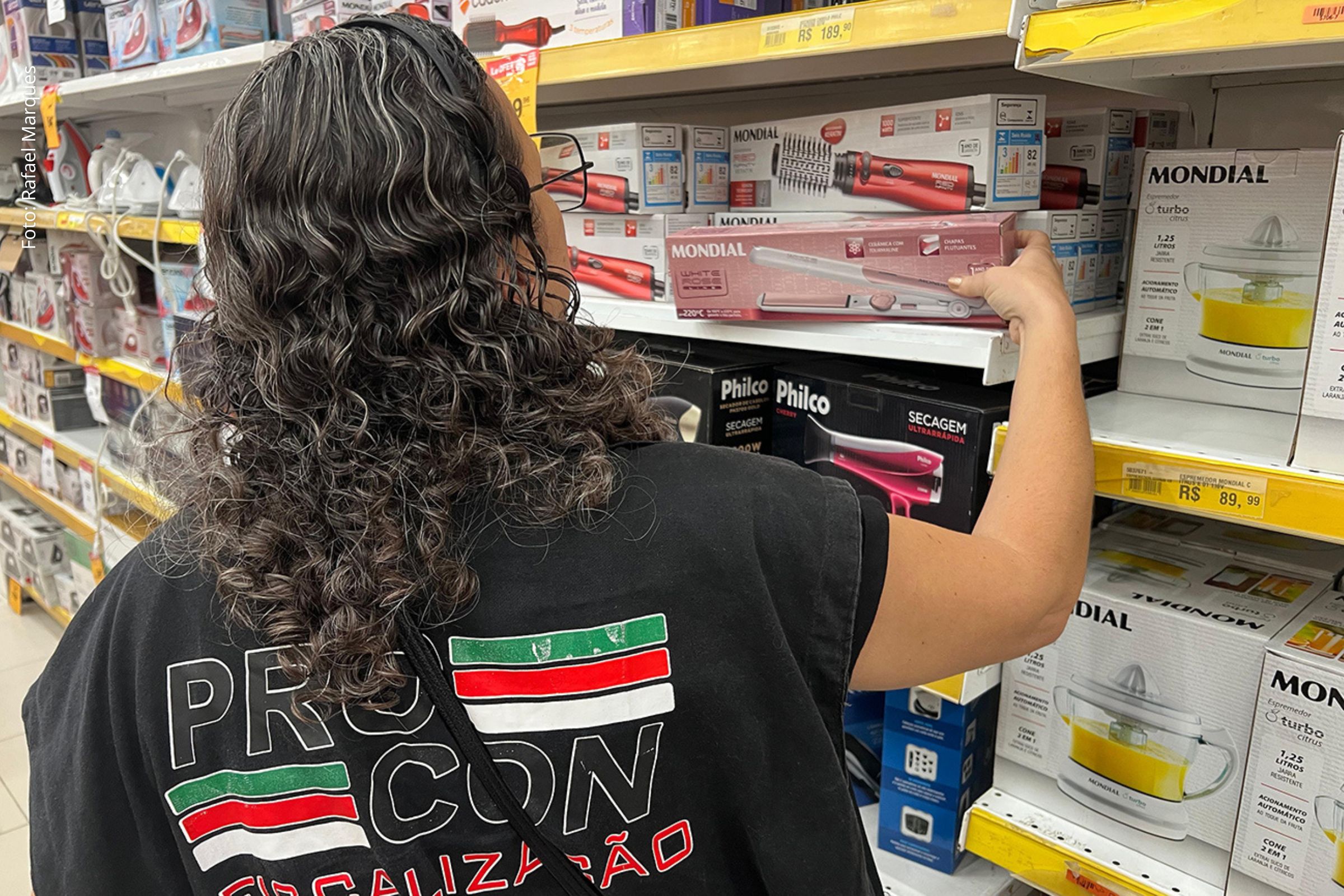 Ação busca garantir cumprimento do Código de Defesa do Consumidor em estabelecimentos mais movimentados na data.