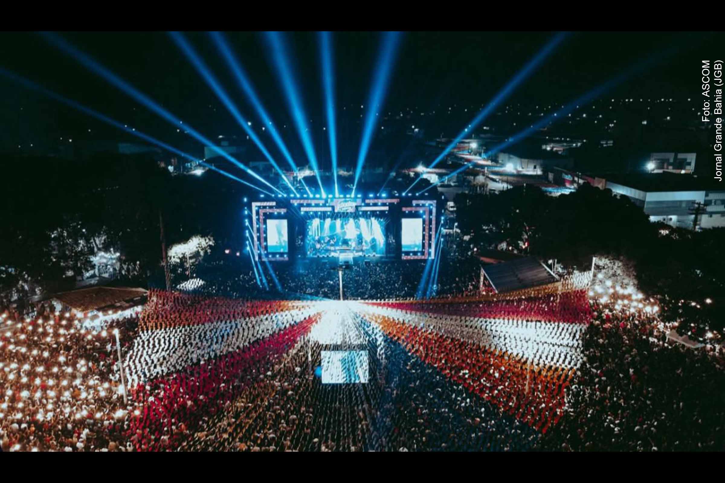 O São João 2025 de Santo Estêvão, realizado entre os dias 20 e 23 de junho, destacou-se pela combinação entre estrutura inclusiva, segurança reforçada e programação diversificada. A instalação de um camarote acessível, shows de artistas reconhecidos e a atuação integrada dos serviços públicos garantiram uma edição marcada pela organização e pela valorização das tradições juninas. A festa atraiu visitantes de várias cidades e consolidou o município como referência nos festejos da Bahia.