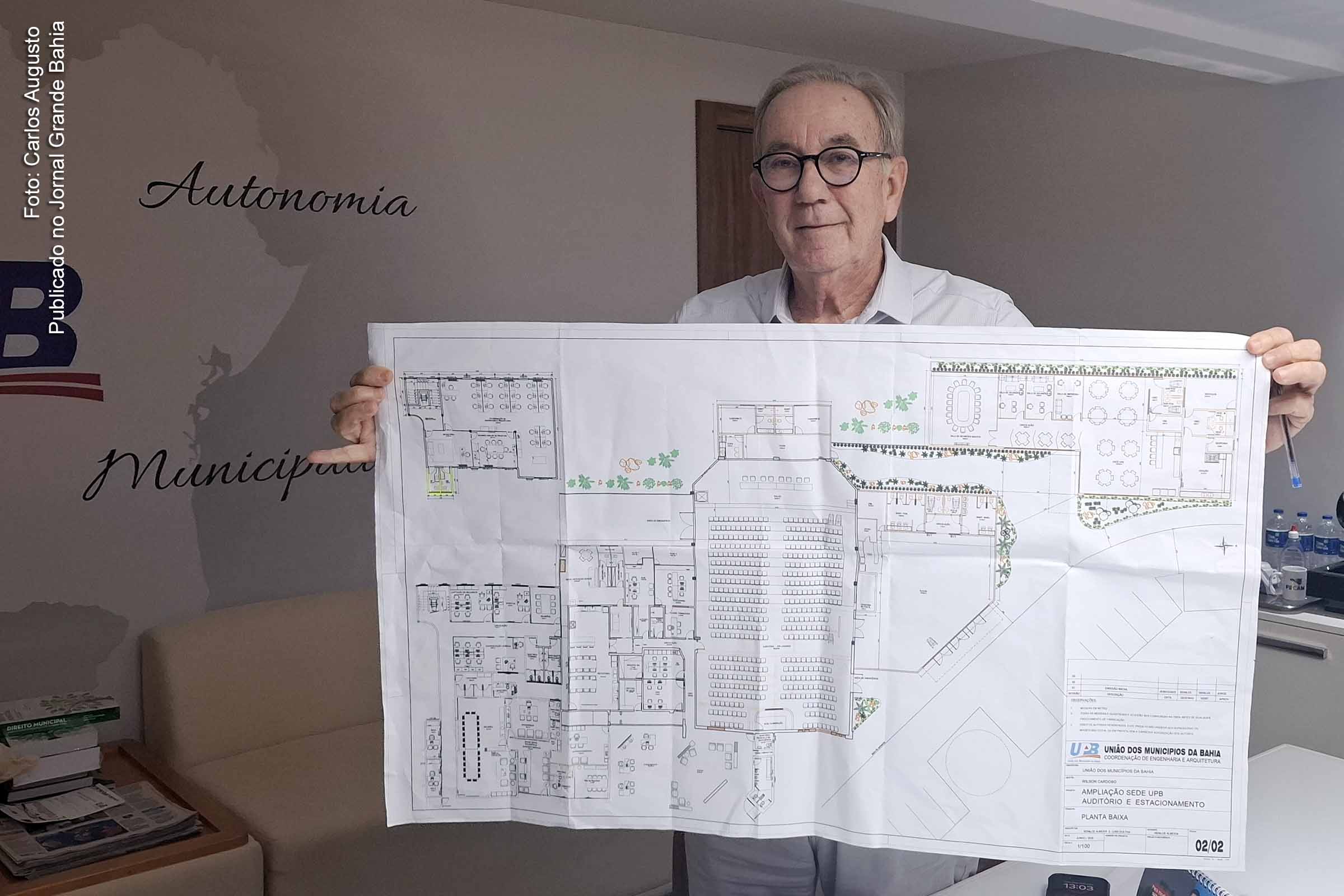 Em entrevista exclusiva ao Jornal Grande Bahia, Wilson Paes Cardoso detalhou as principais ações à frente da UPB: recuperação financeira, reestruturação do setor de projetos com tecnologia, fortalecimento da representação municipalista e articulação pela PEC 66. A entidade alcançou 100% de adesão dos municípios baianos e consolidou parcerias com o Governo da Bahia e o Governo Federal.
