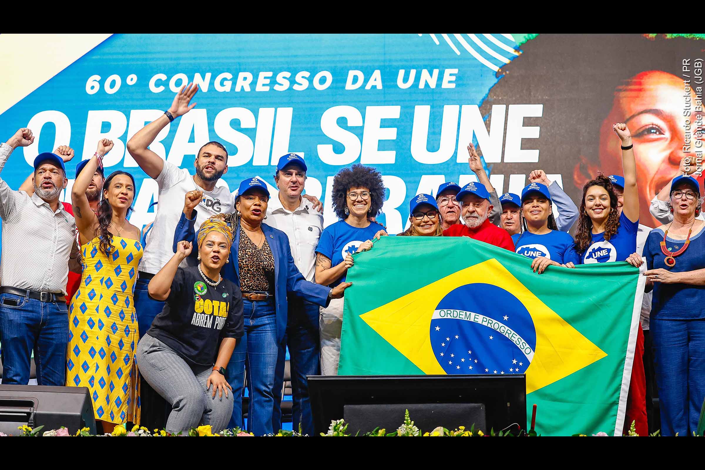 Presidente Lula sanciona lei que amplia assistência estudantil durante Congresso da UNE