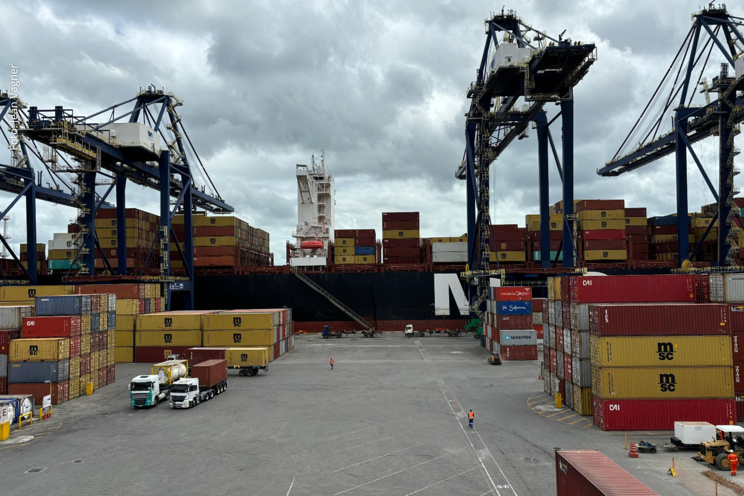 Queda nos preços das commodities impacta desempenho, apesar de crescimento no volume exportado.