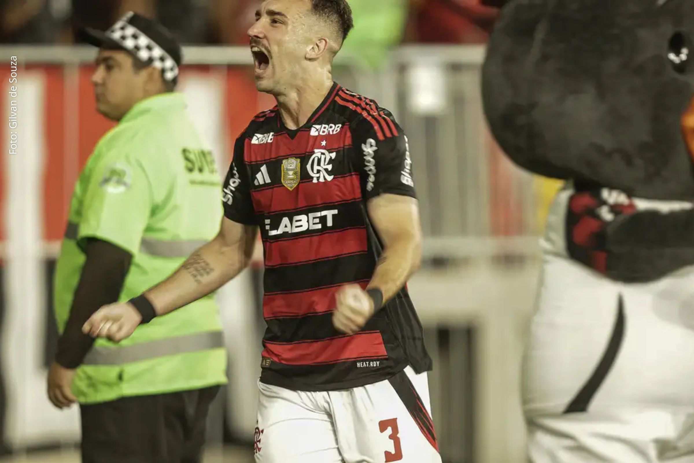 Flamengo assume liderança do Campeonato Brasileiro após vitória sobre Atlético-MG