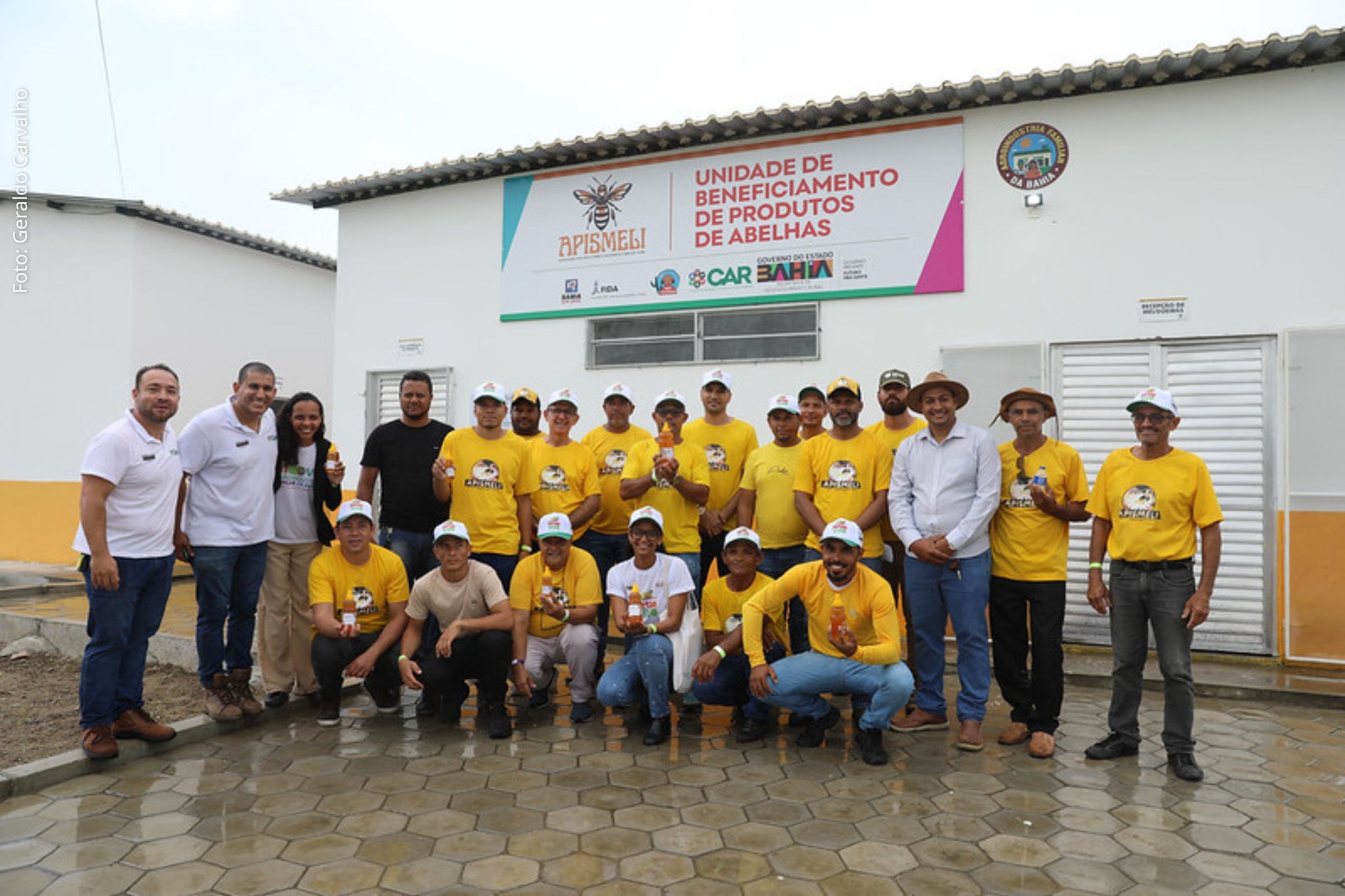 Governo da Bahia inaugura nova unidade de beneficiamento de mel em Itiúba e beneficia mais de 80 famílias