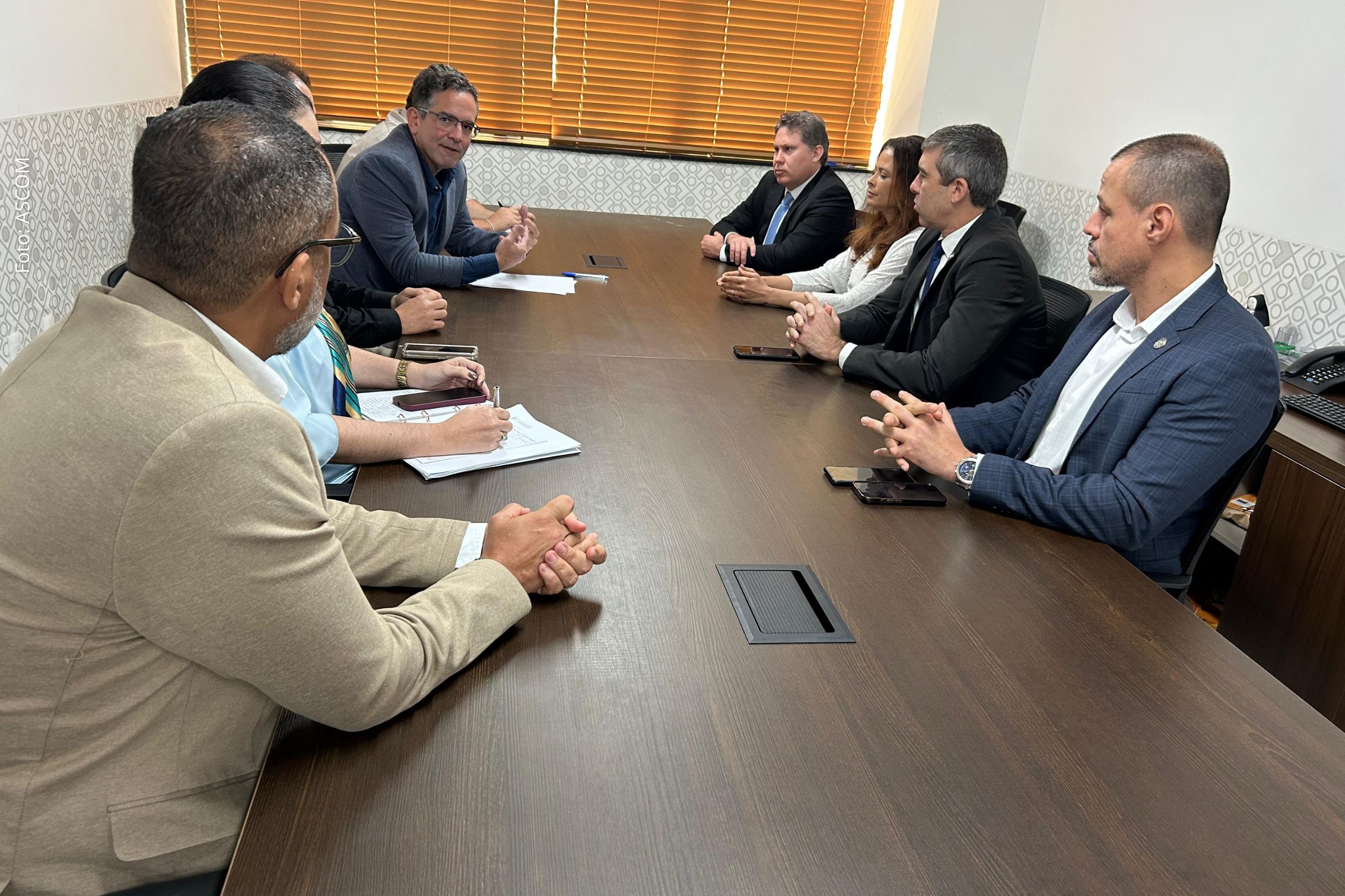 Reunião entre Detran, SSP e PGE debate obrigatoriedade de registro de peças com etiquetas de rastreio.