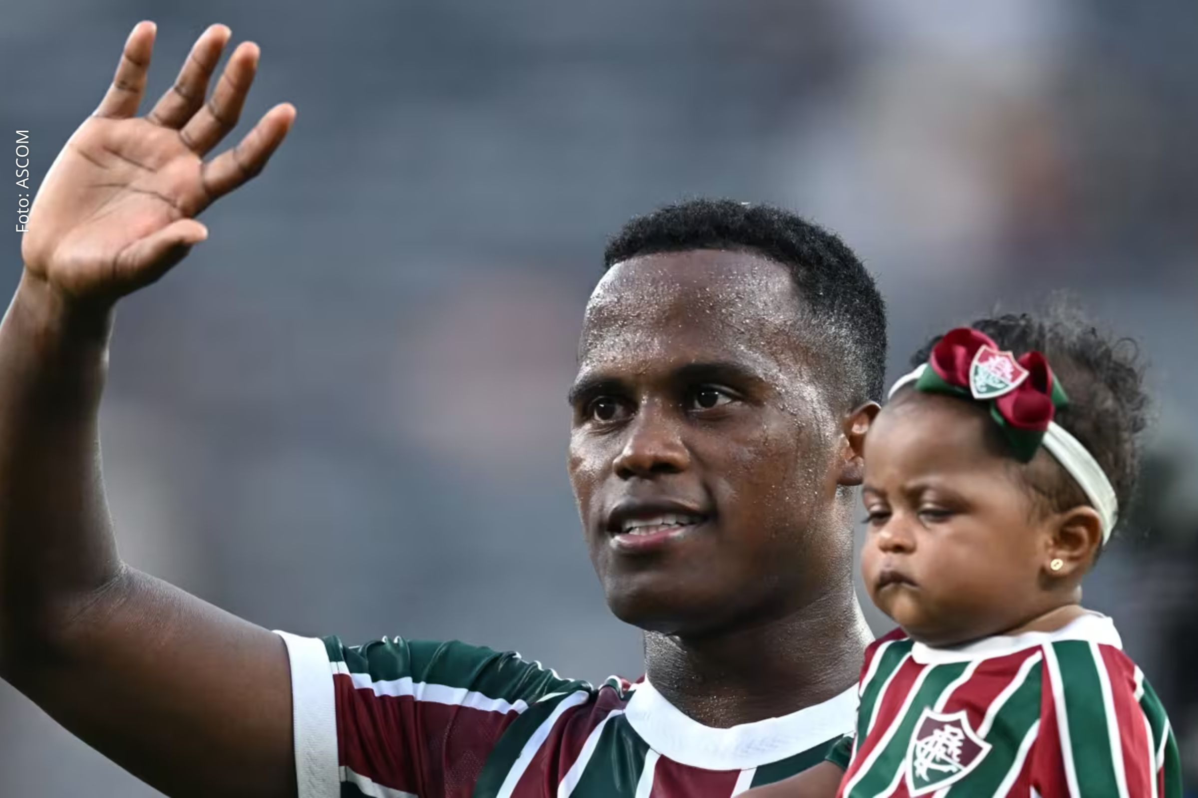 Colombiano de 28 anos inicia trajetória na Premier League ao lado de André e Yerson Mosquera.