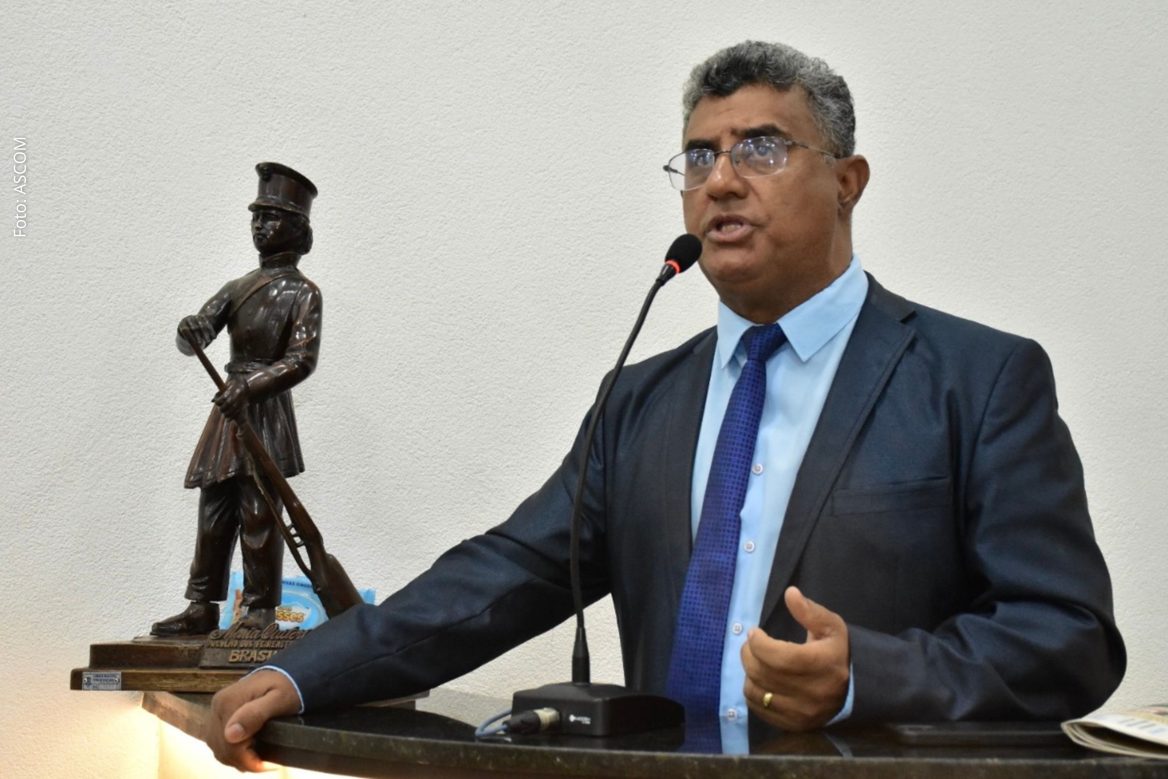 Demandas incluem limpeza urbana, pavimentação e instalação de iluminação em diversas localidades.