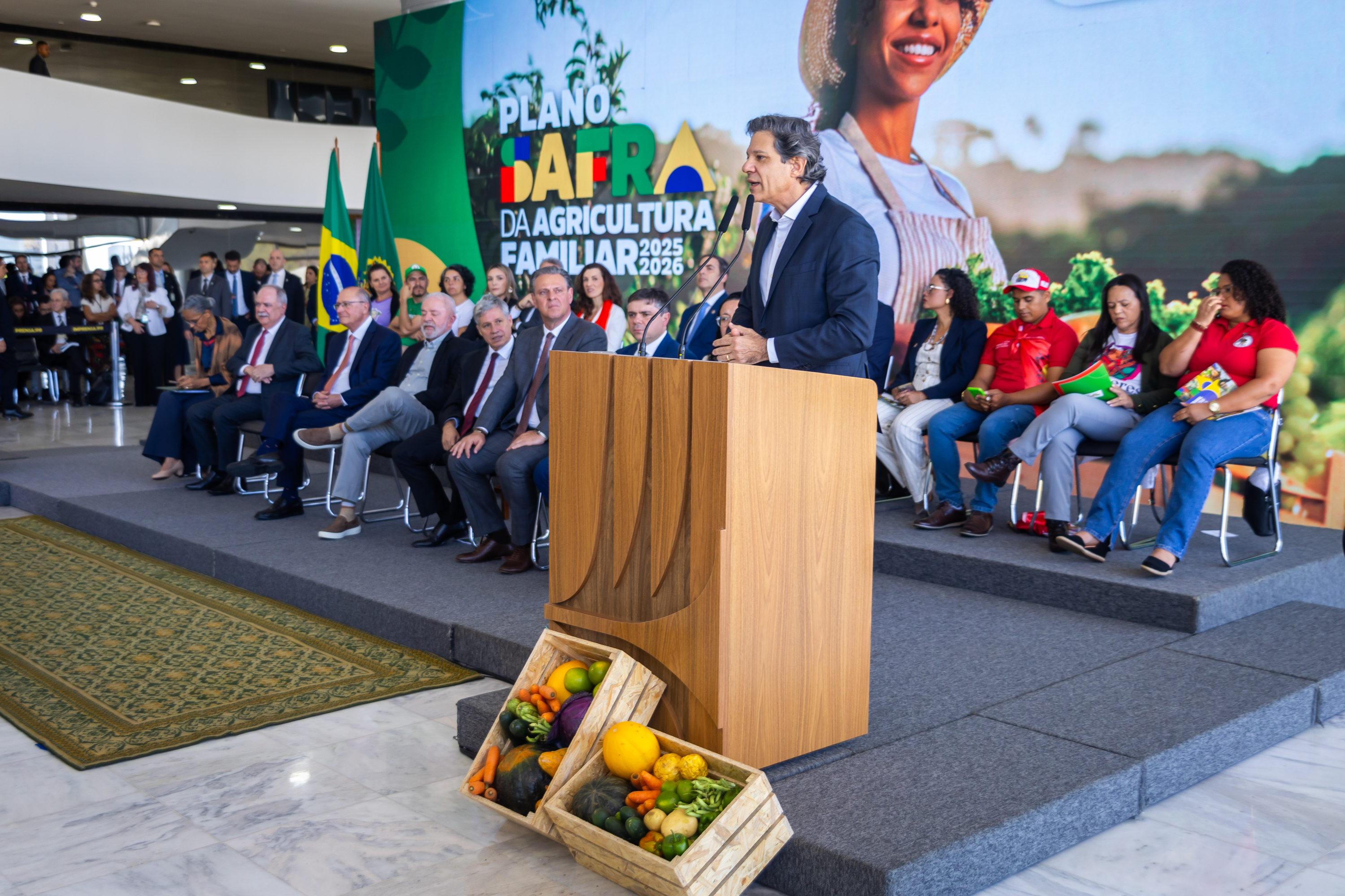 Ministro Fernando Haddad defende justiça fiscal e critica Governo Bolsonaro durante lançamento do Plano Safra da Agricultura Familiar para 2025 e 2026