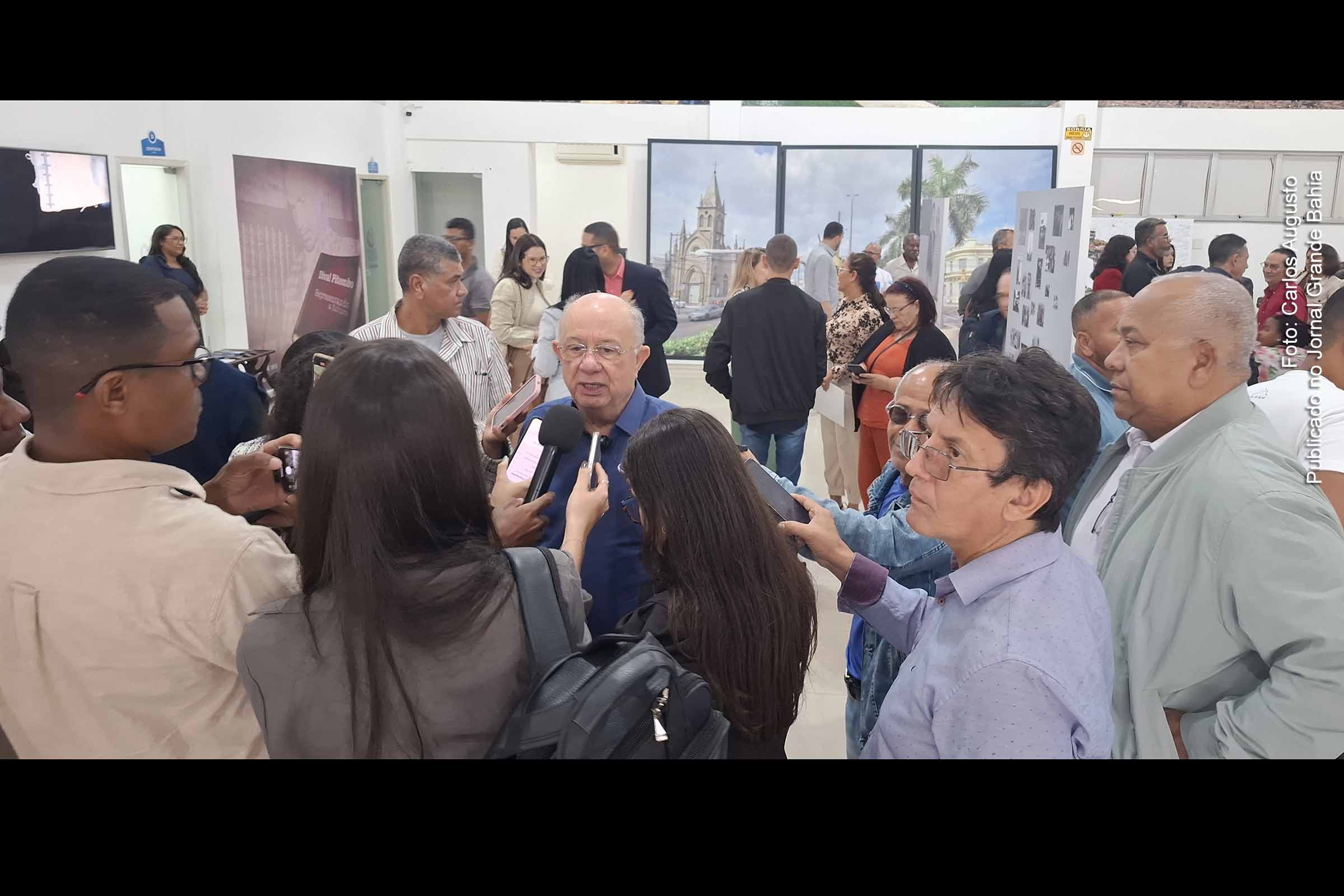 Na tarde de segunda-feira (14/07/2025), o prefeito José Ronaldo cumpre agenda institucional com foco em saúde, educação e igualdade racial. Os compromissos incluem a assinatura da ordem de serviço para construção do Caps AD III, o enquadramento funcional de 150 professores da rede municipal e a participação na 4ª Conferência da Igualdade Racial, fortalecendo políticas públicas voltadas à inclusão social e à valorização do serviço público.