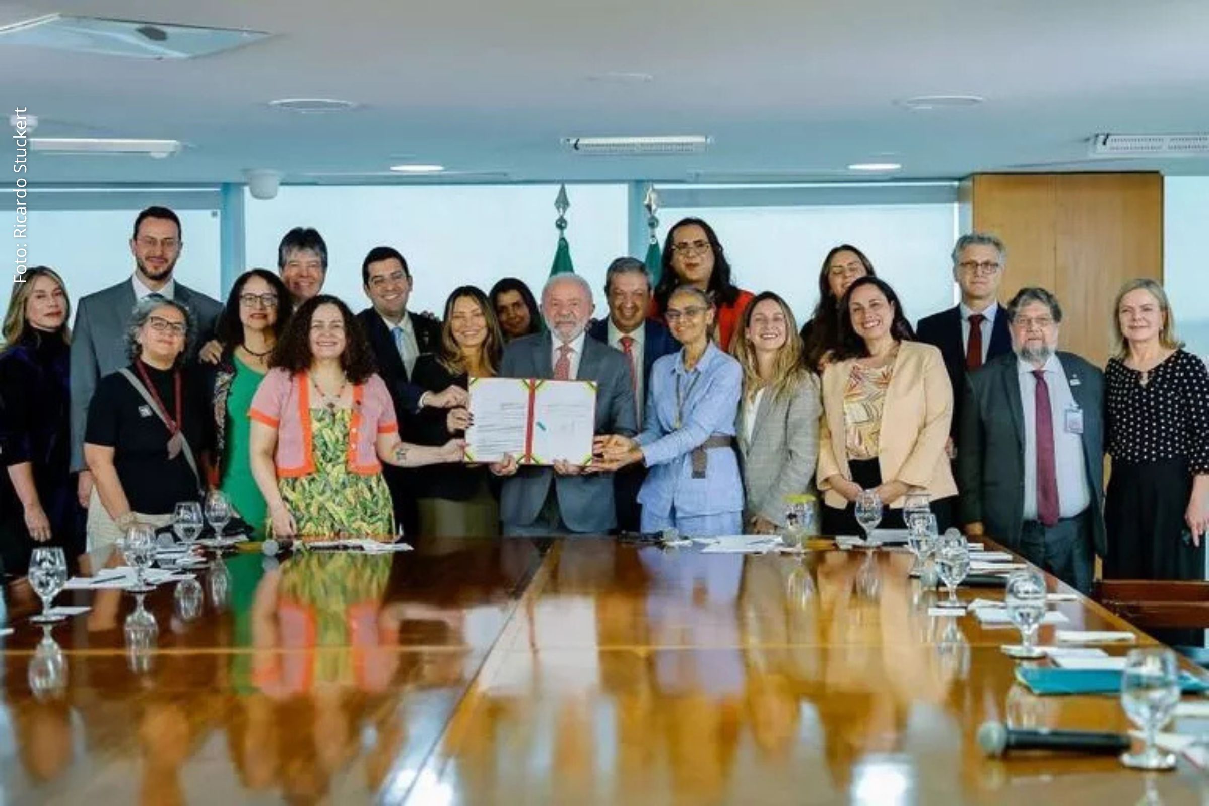Nova norma altera legislações existentes e prevê prazo de dois anos para implementação de métodos alternativos.