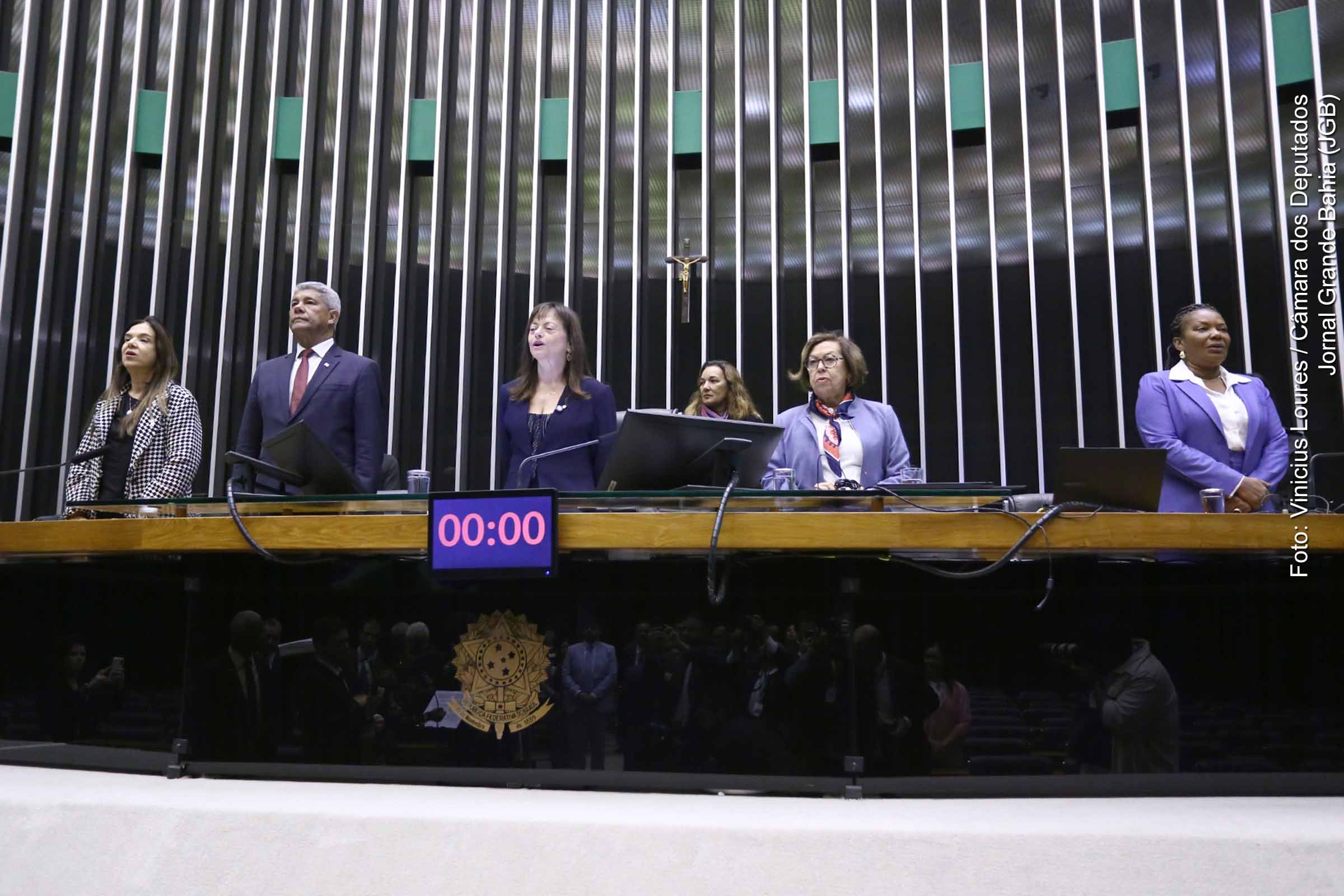 Solenidade na Câmara dos Deputados exalta importância histórica do Dois de Julho e propõe soluções estruturais para o Brasil, comenta escritor Joaci Góes