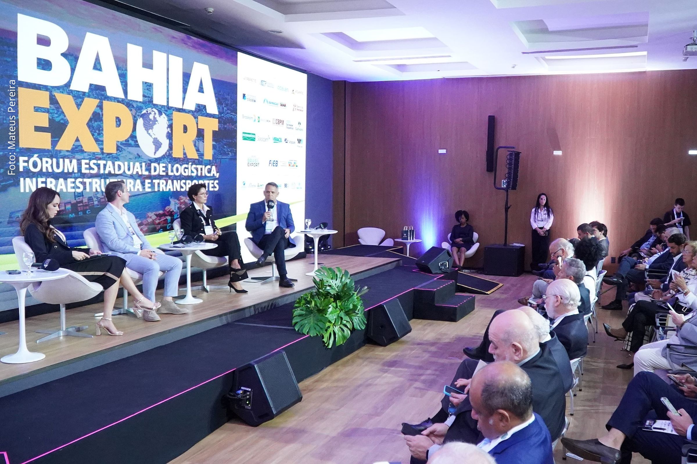 Evento debate políticas públicas, infraestrutura e estratégias para ampliar a presença de produtores no mercado internacional.