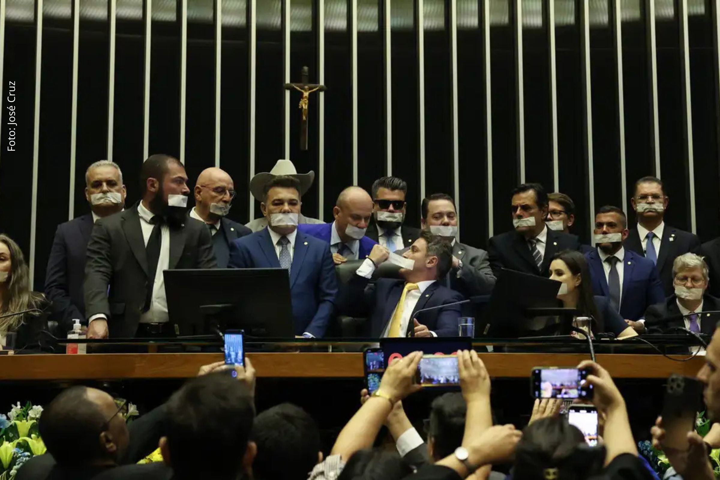 Repúdio à obstrução nas Casas Legislativas ocorre após prisão domiciliar de ex-presidente Jair Bolsonaro.