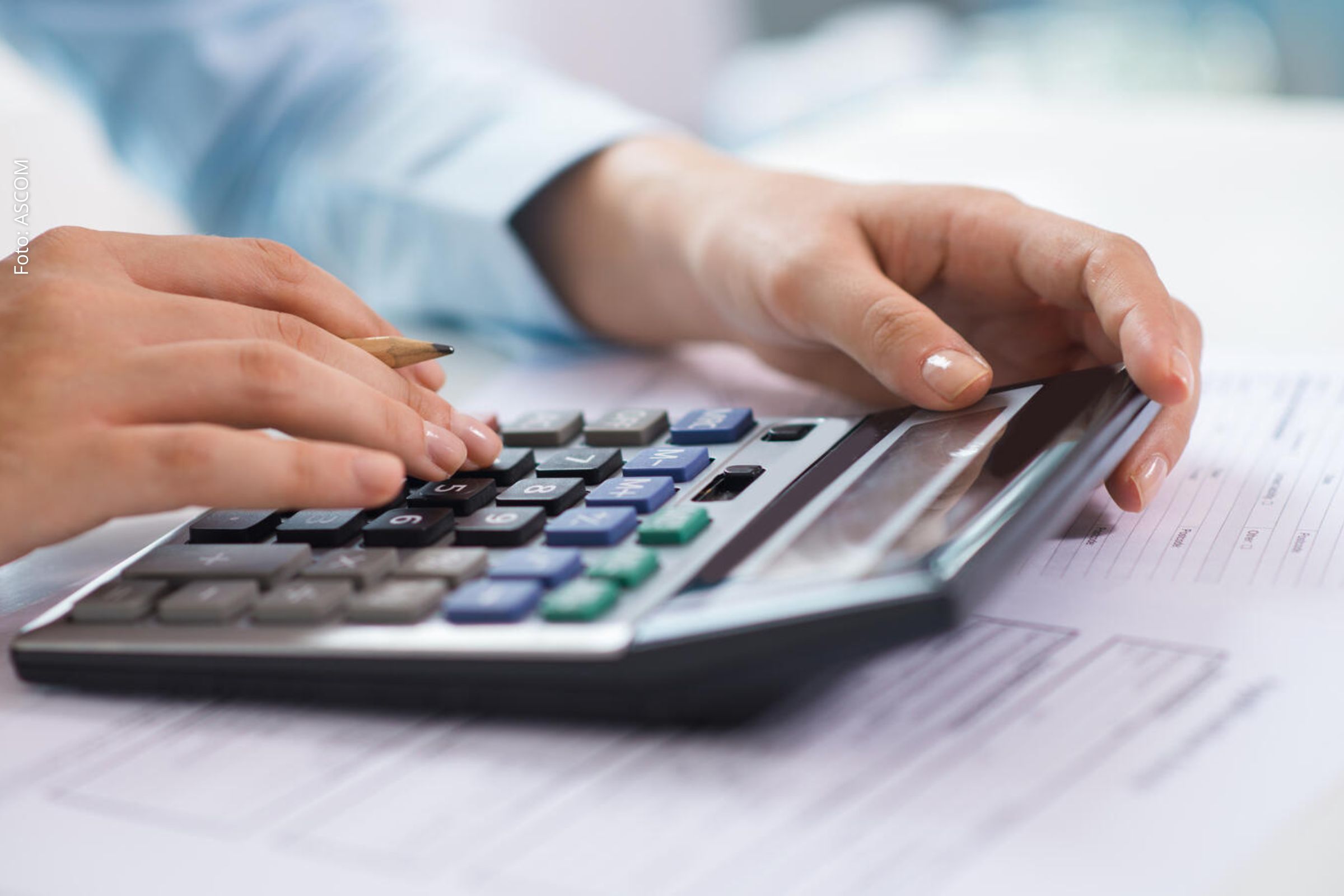 Ferramenta Gasto Brasil aponta diferença de R$ 700 bilhões entre despesas e arrecadação.