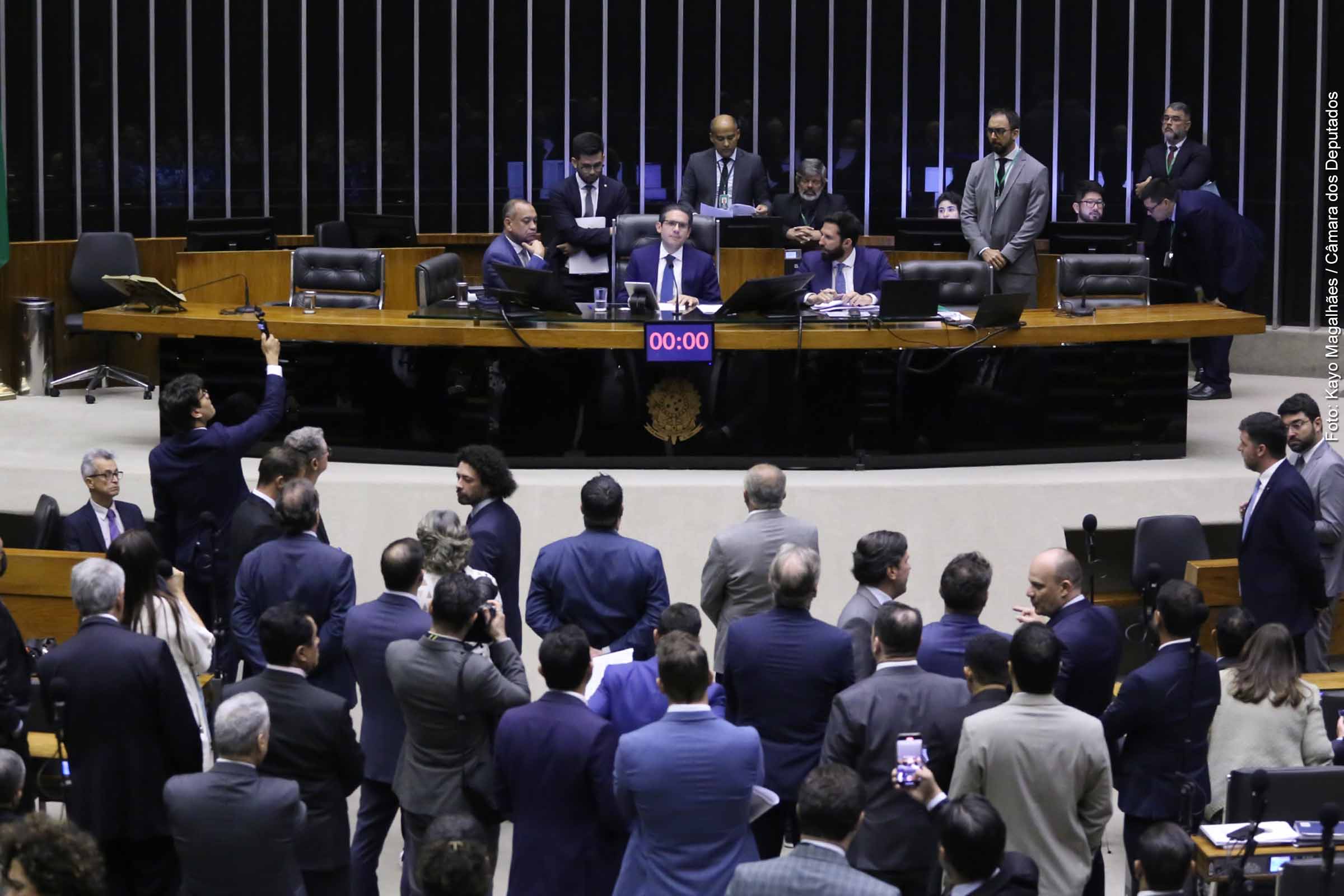 Câmara cassa mandatos de sete deputados federais após decisão do STF sobre sobras eleitorais; Confira nomes