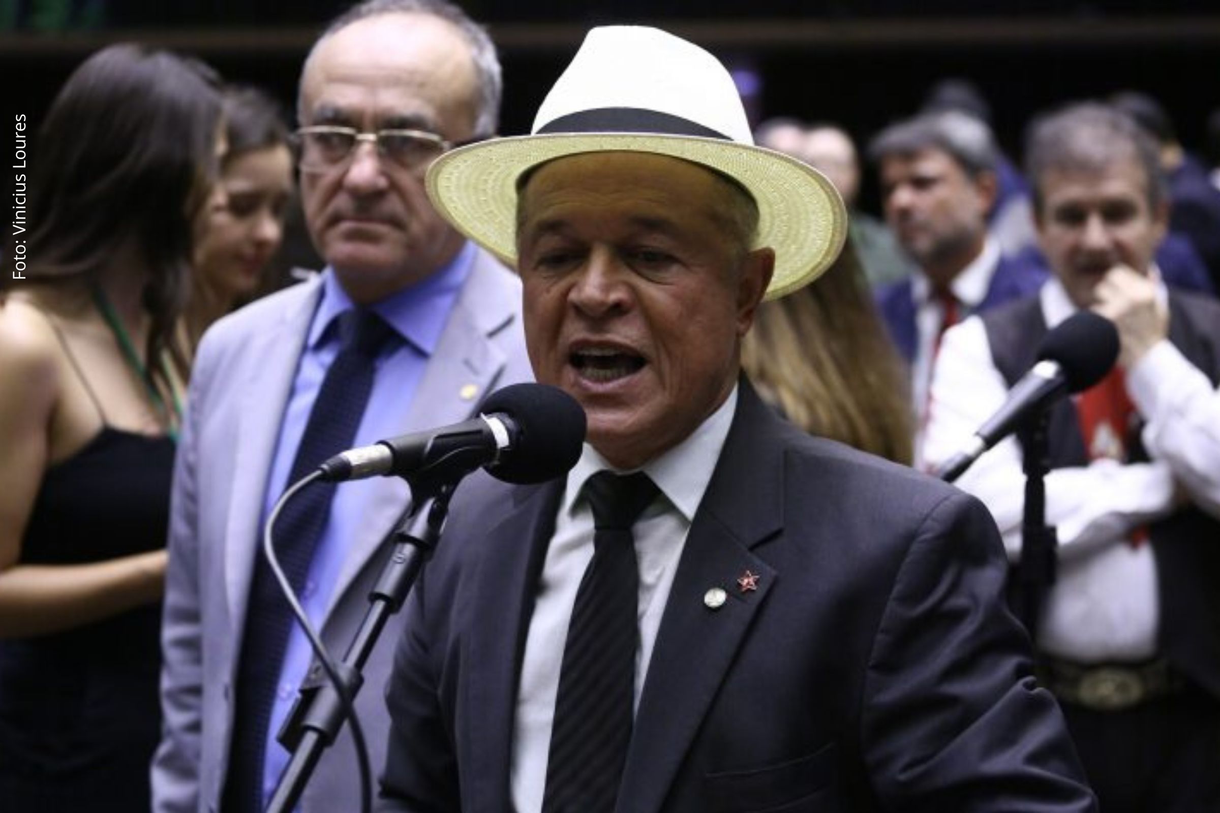 Proposta estabelece diretrizes para associativismo e cooperativismo habitacional, com foco em famílias de baixa renda.