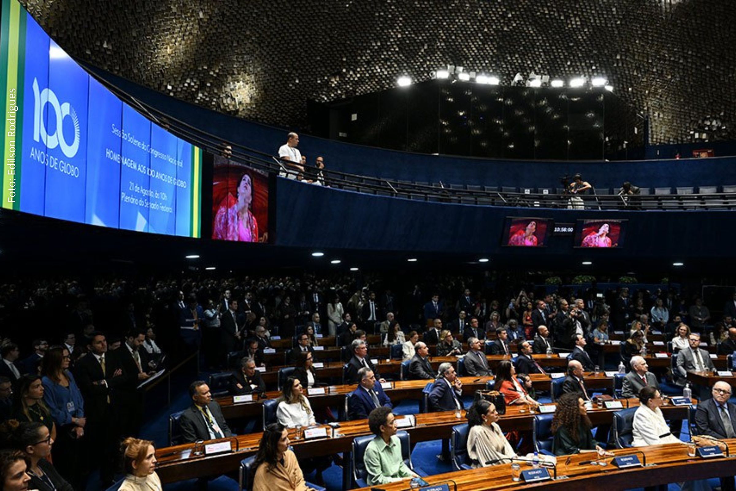 Sessão solene destacou o papel da imprensa e a influência cultural do conglomerado de mídia.