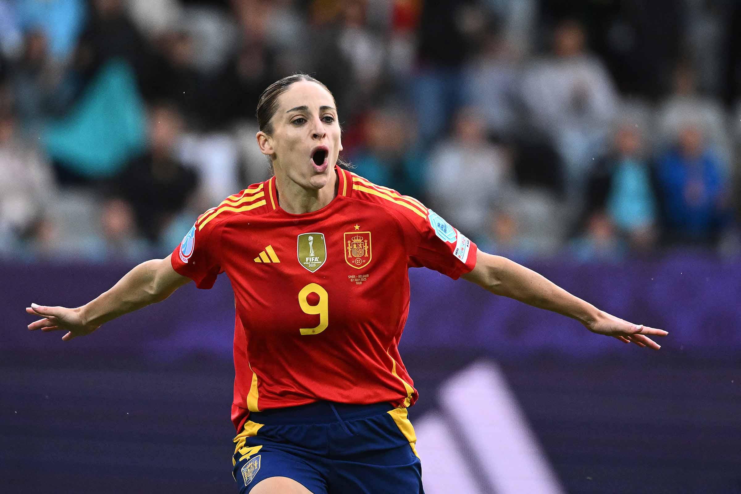 Espanha retoma liderança no ranking mundial feminino da FIFA; Brasil perde posições e Bangladesh surpreende com salto histórico