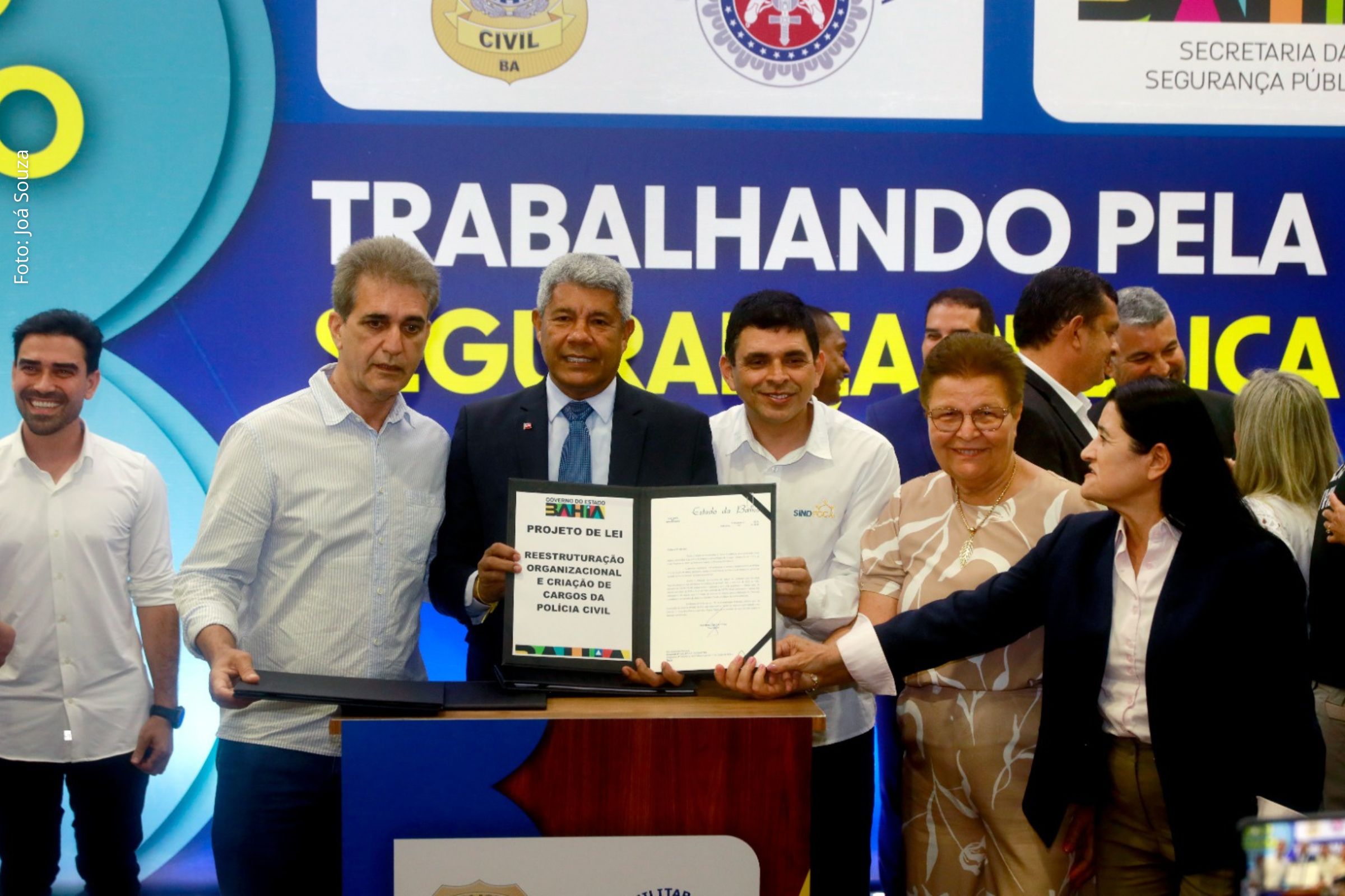 Governador Jerônimo entrega 118 viaturas e apresenta projetos de lei para reestruturação da Segurança Pública da Bahia